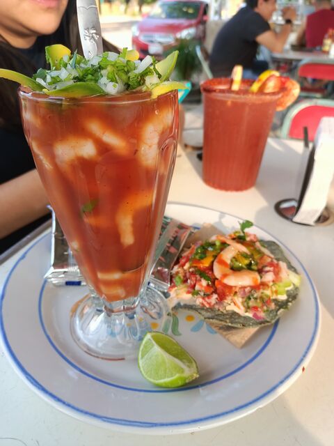 Los Camarones Cevicheria image 6