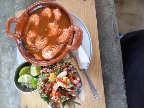Los Camarones Cevicheria image 8