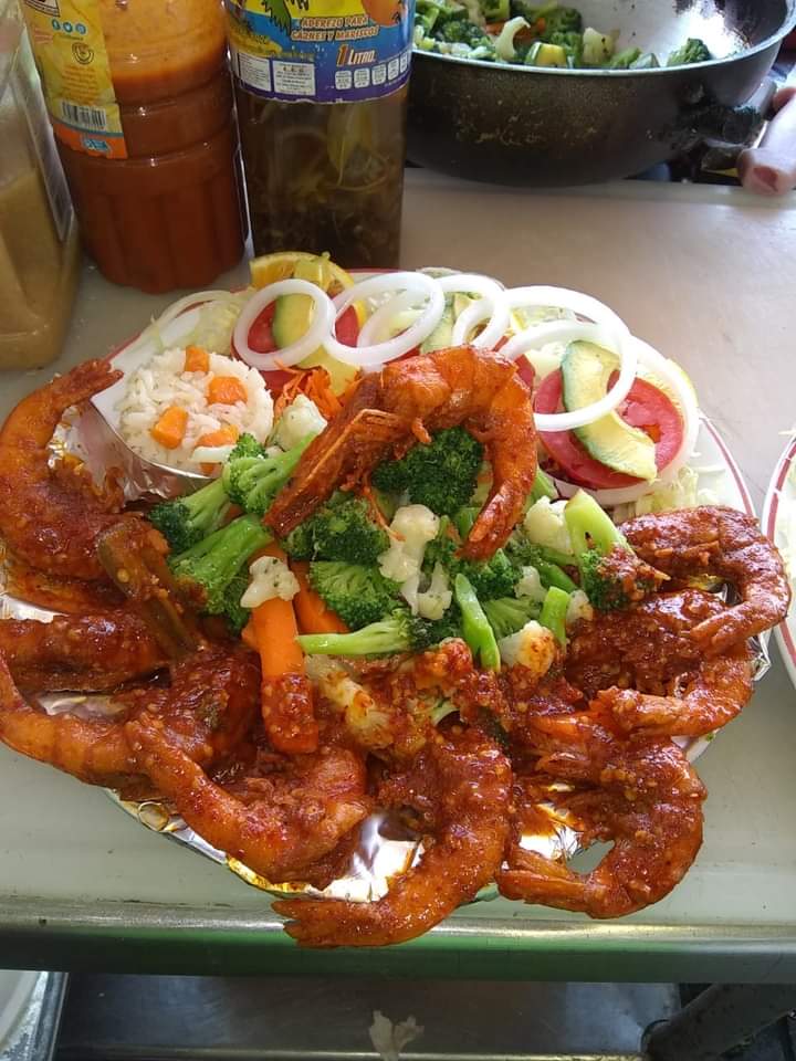 Los Camarones Cevicheria image 9