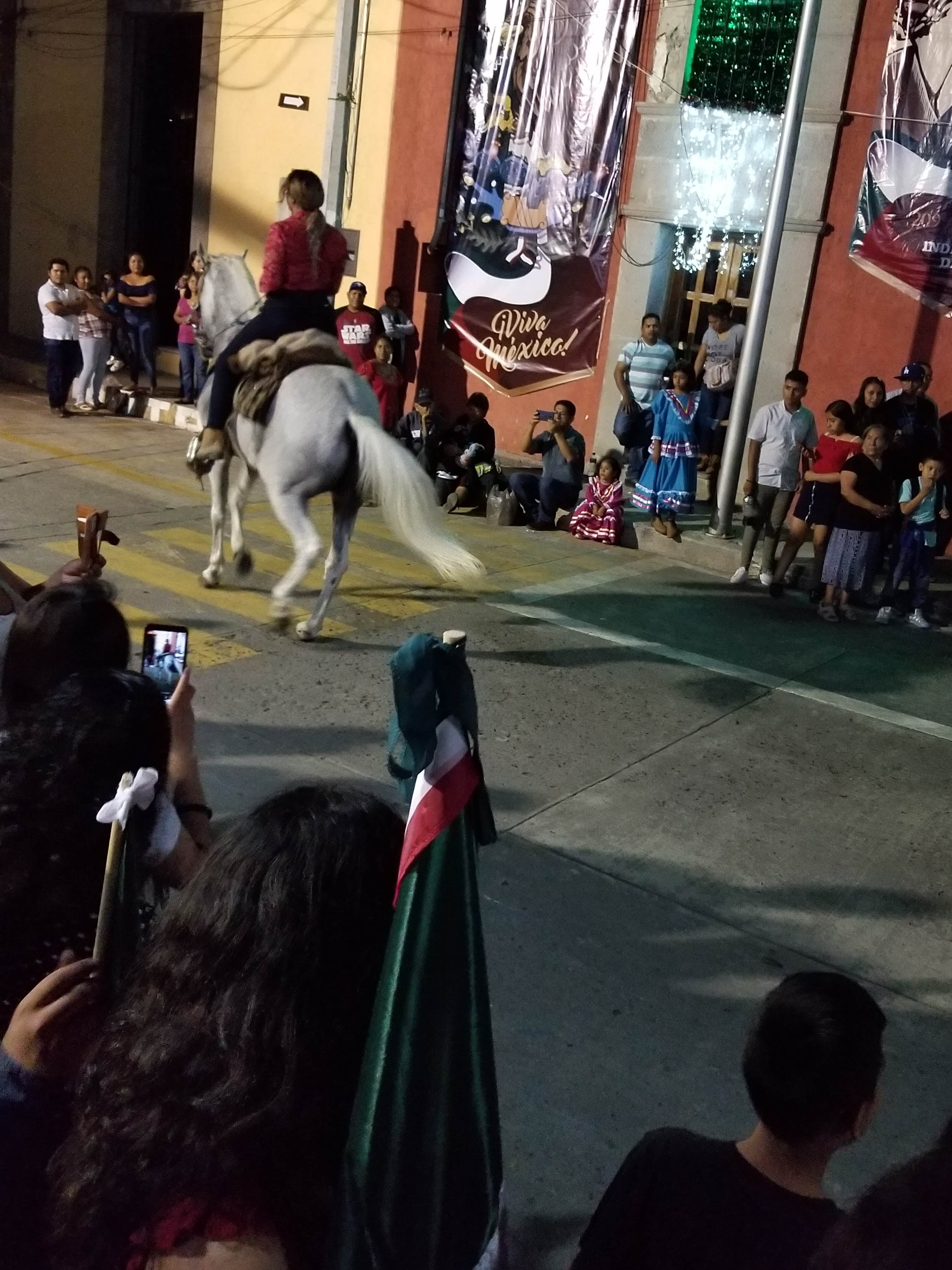 Tacos al carbon "CHOLOS" image 7