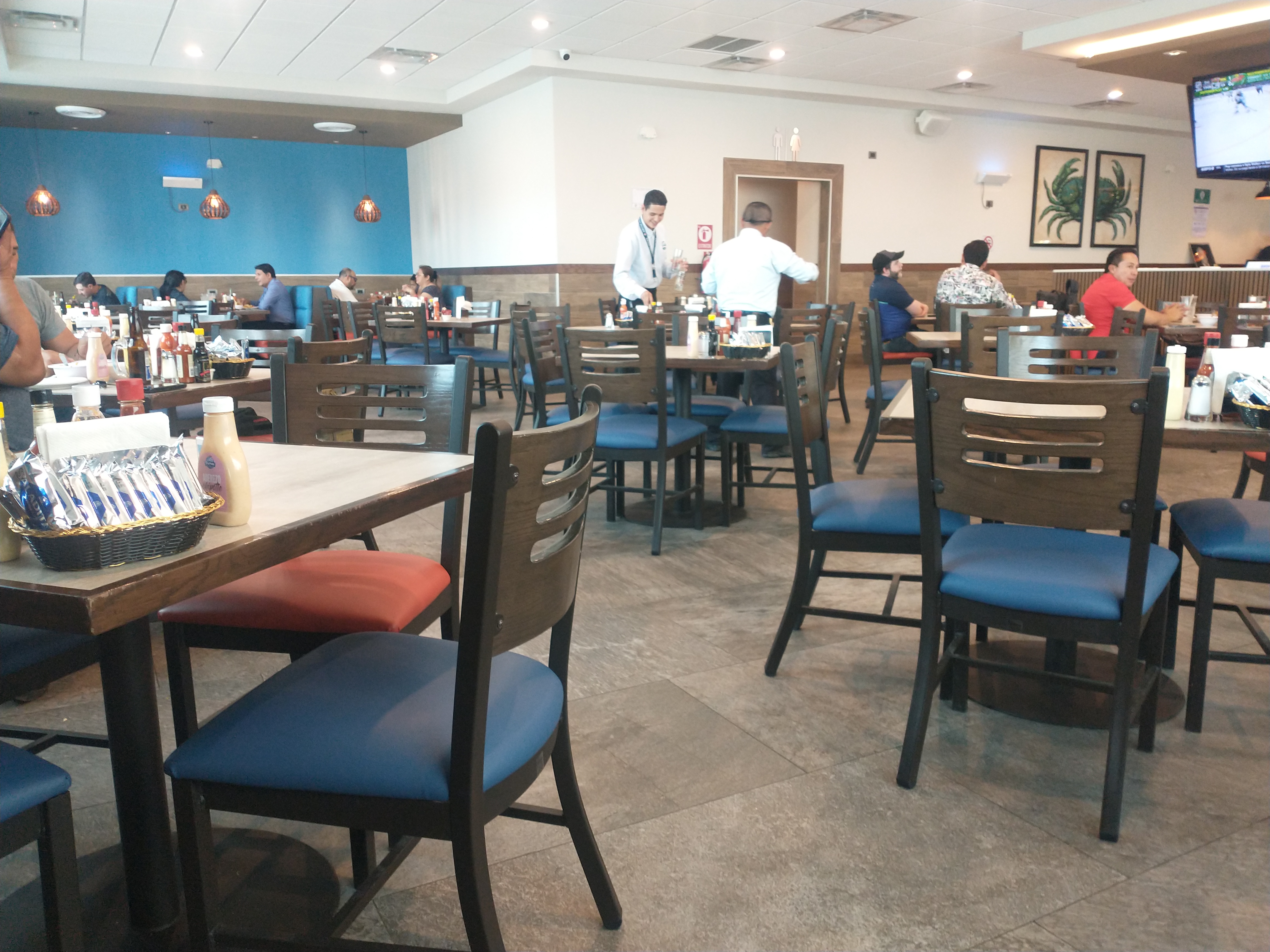 Los Primos Restaurante (Rinconada Colonial) image 6