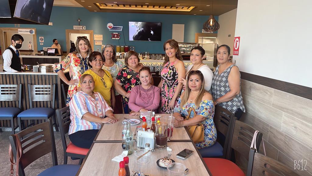 Los Primos Restaurante (Plaza Aviana) image 1