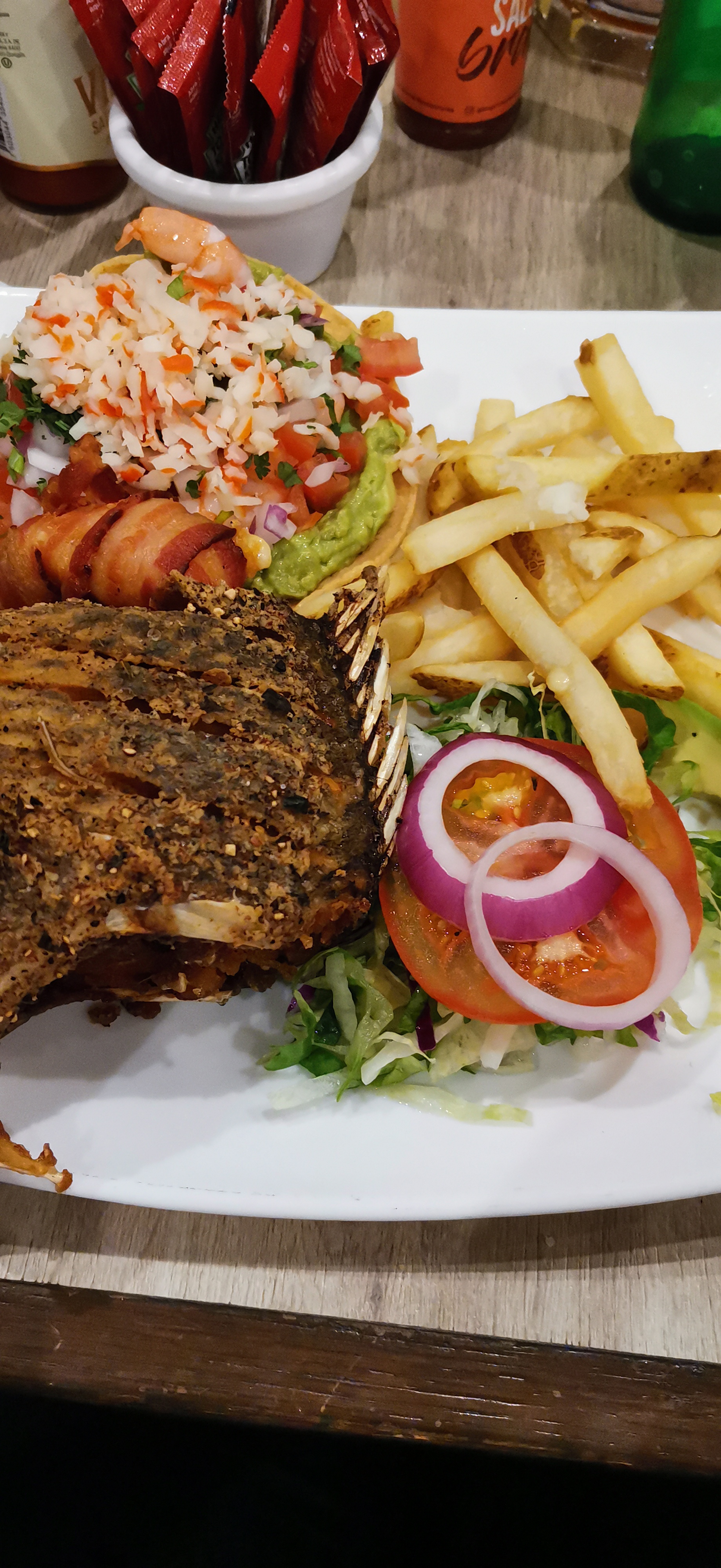 Los Primos Restaurante (Plaza Aviana) image 8