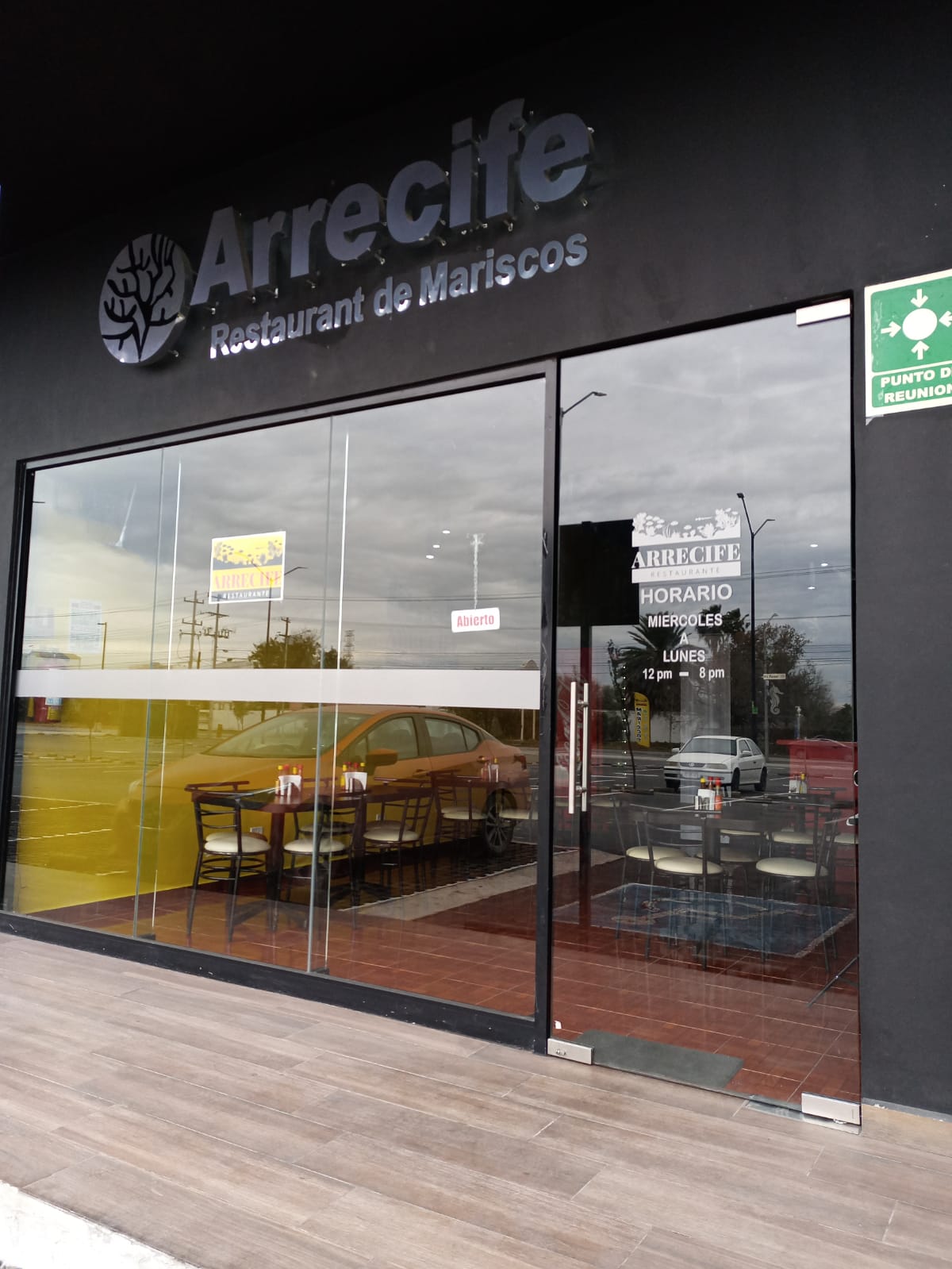 Arrecife restaurante image 10