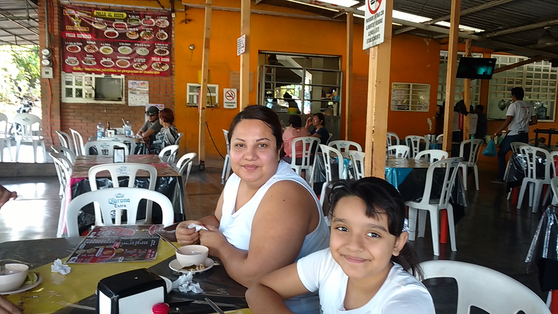 Pollos Garlez image 2