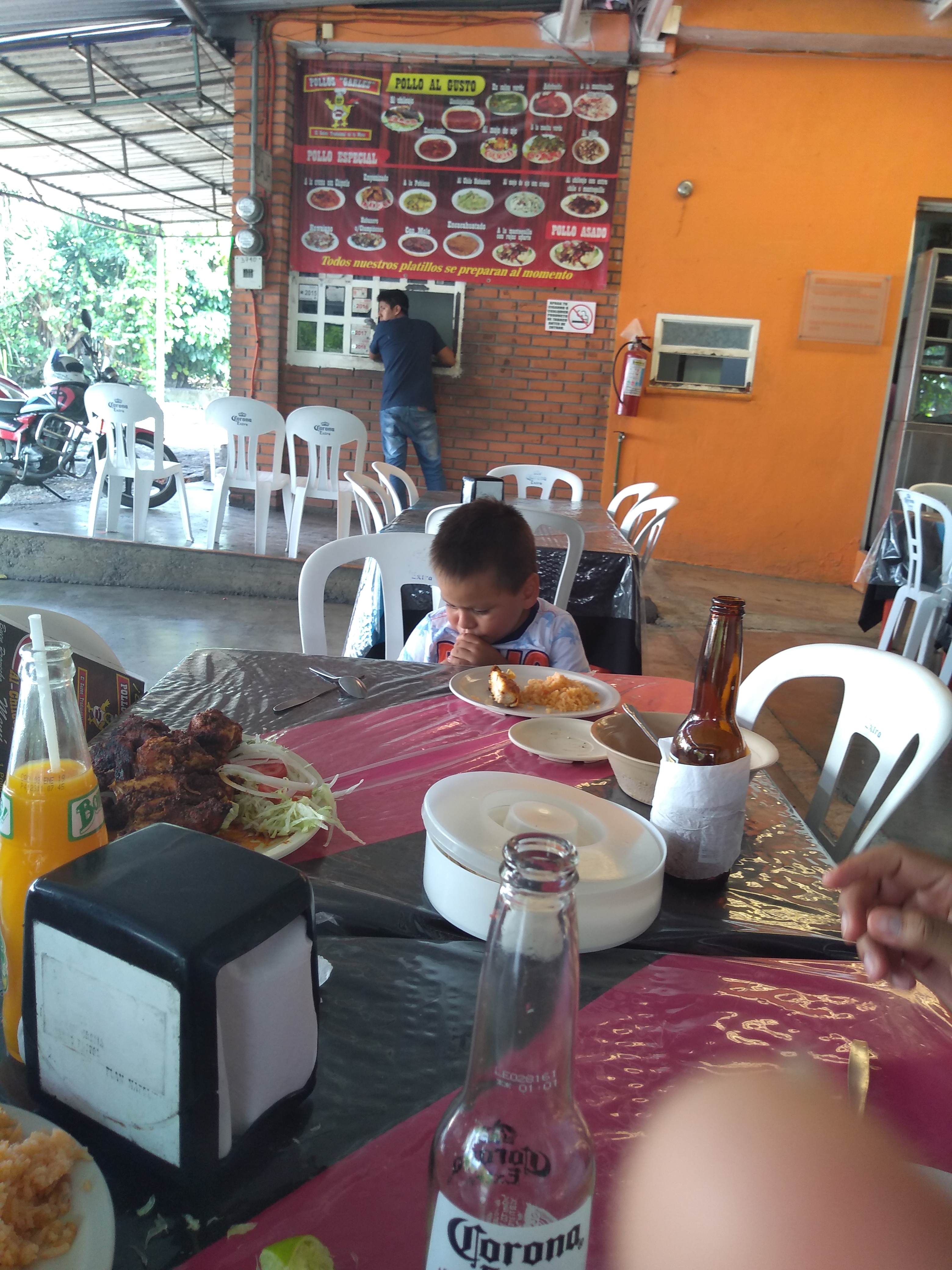 Pollos Garlez image 10