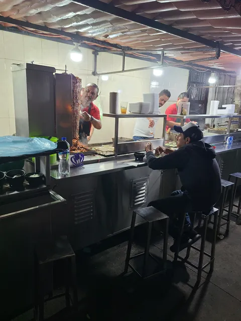 TAQUERIA EL ARCO image 3