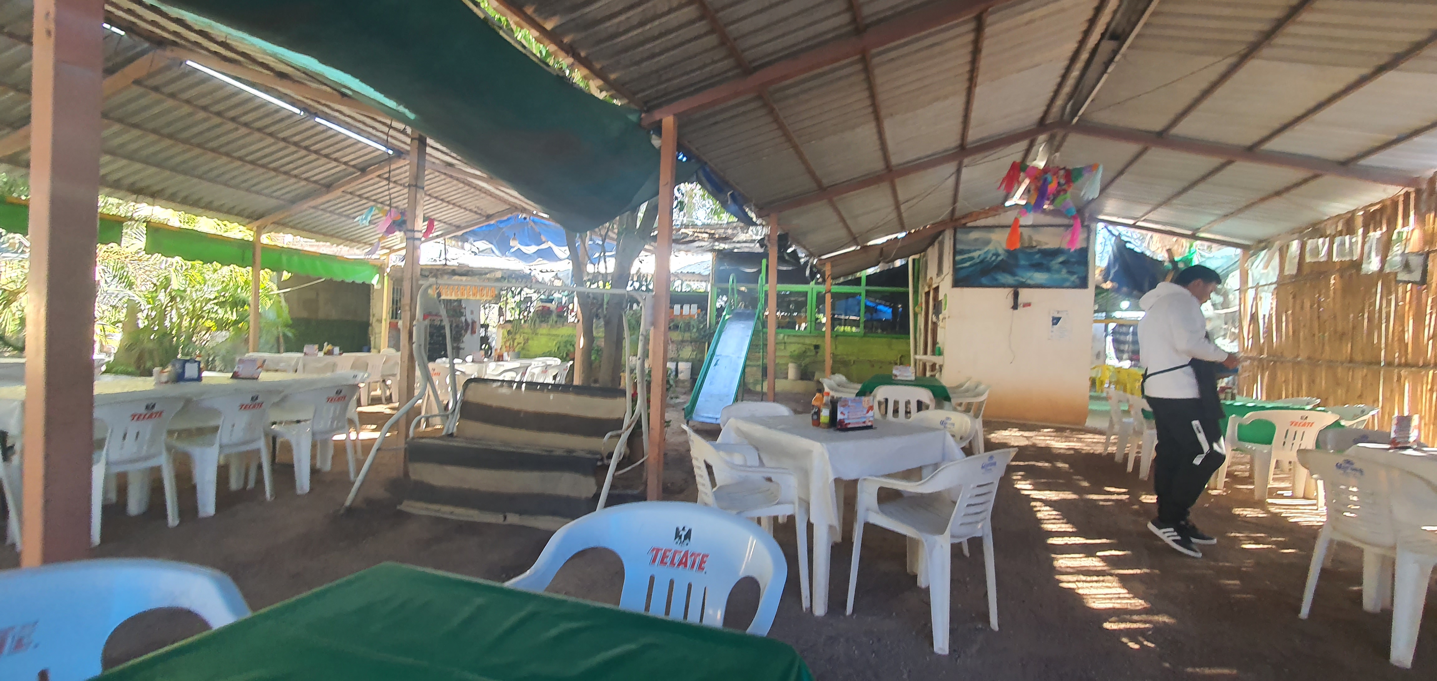 Mariscos El Ñis image 1