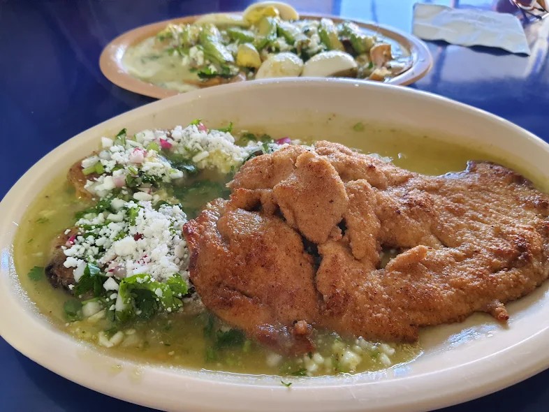 Tlacoyos Famosos image 2