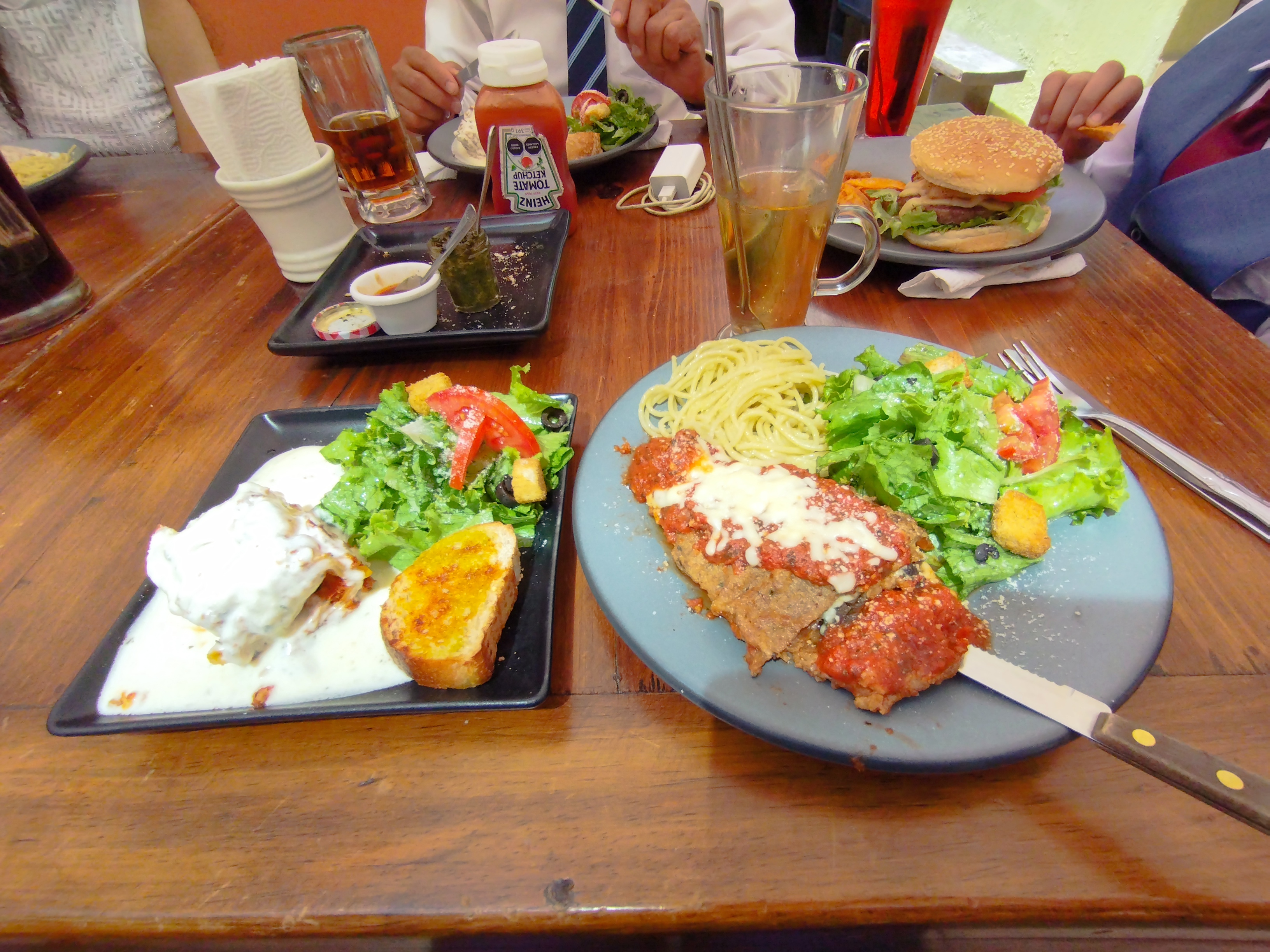 La Antigua Restaurante Y Pizzeria image 5