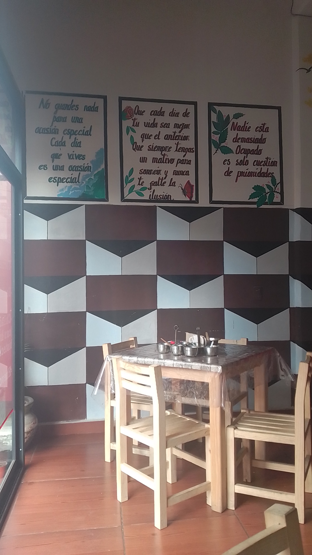 Cocina Económica ahí viene el toro image 1