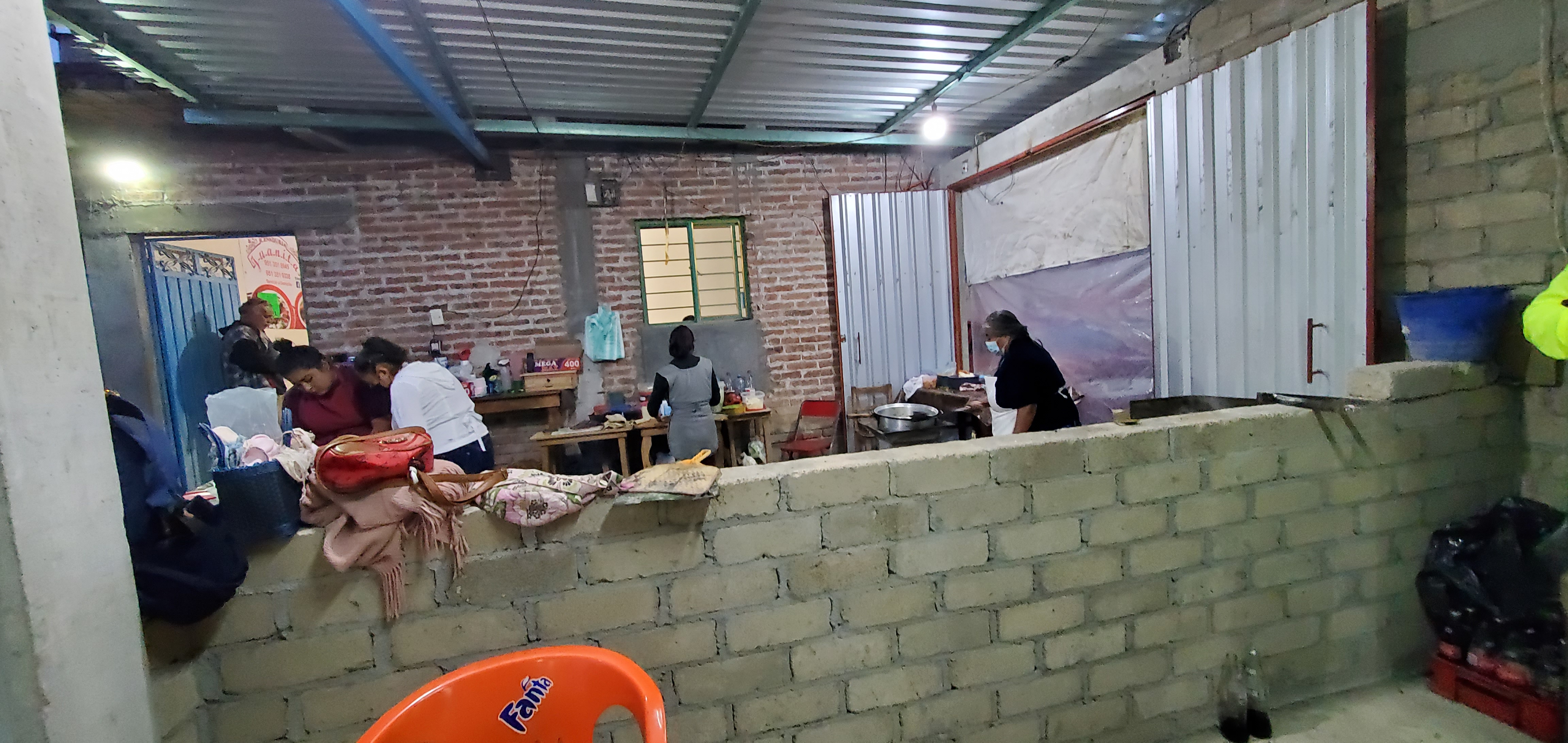 Cenaduria Juanita image 3