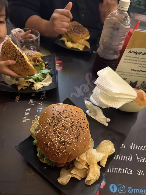 Meow Burger image 2