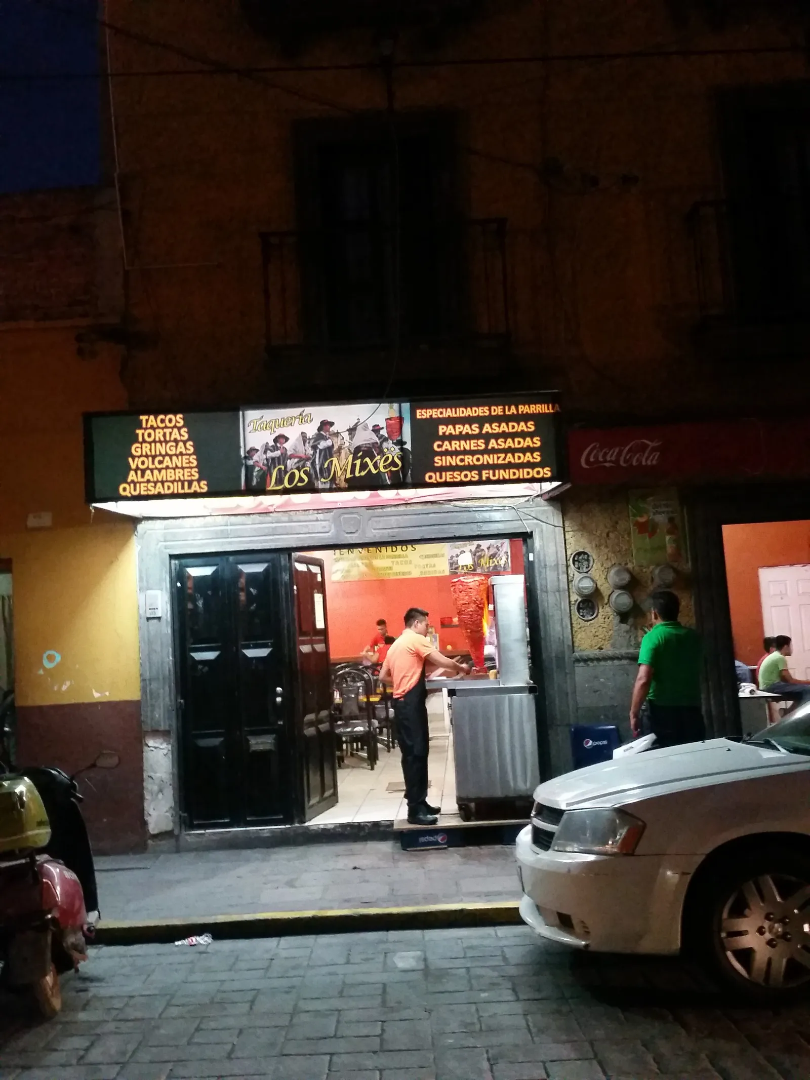 La Guelaguetza image 4
