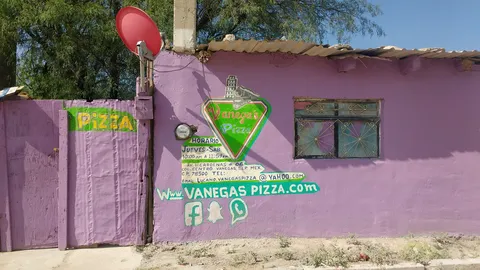 vanegas pizza image 8