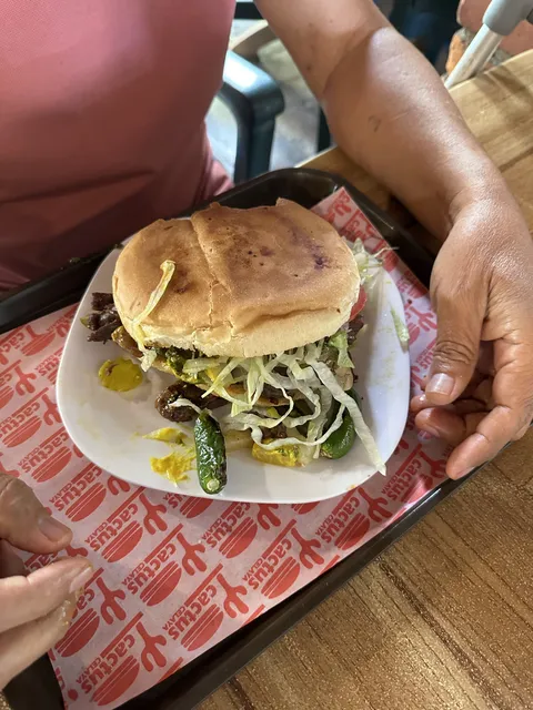 Cactus Hamburguesas image 4