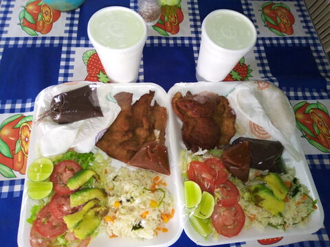 Antojitos The family .. servicio a domicilio image 5