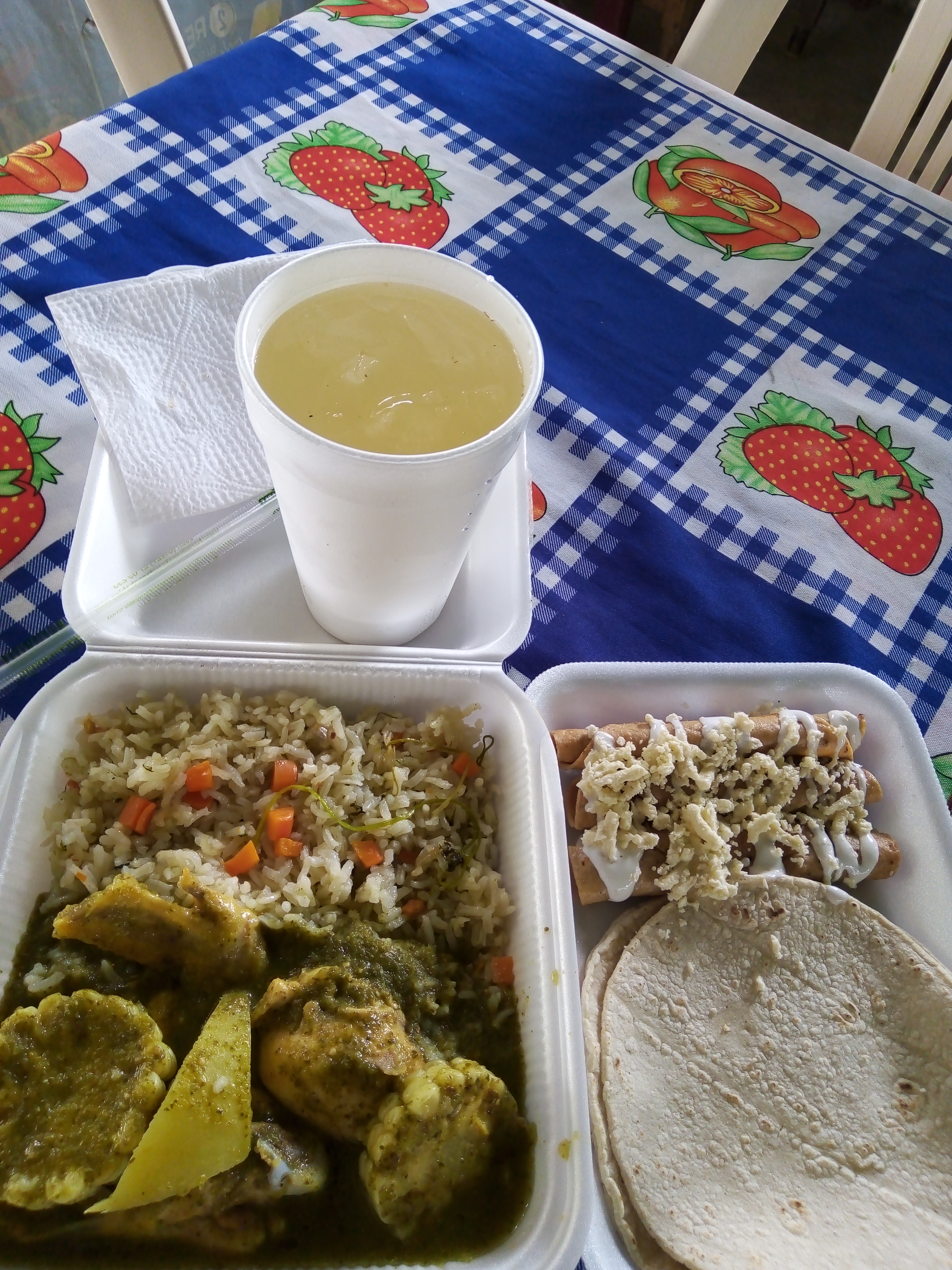 Antojitos The family .. servicio a domicilio image 6