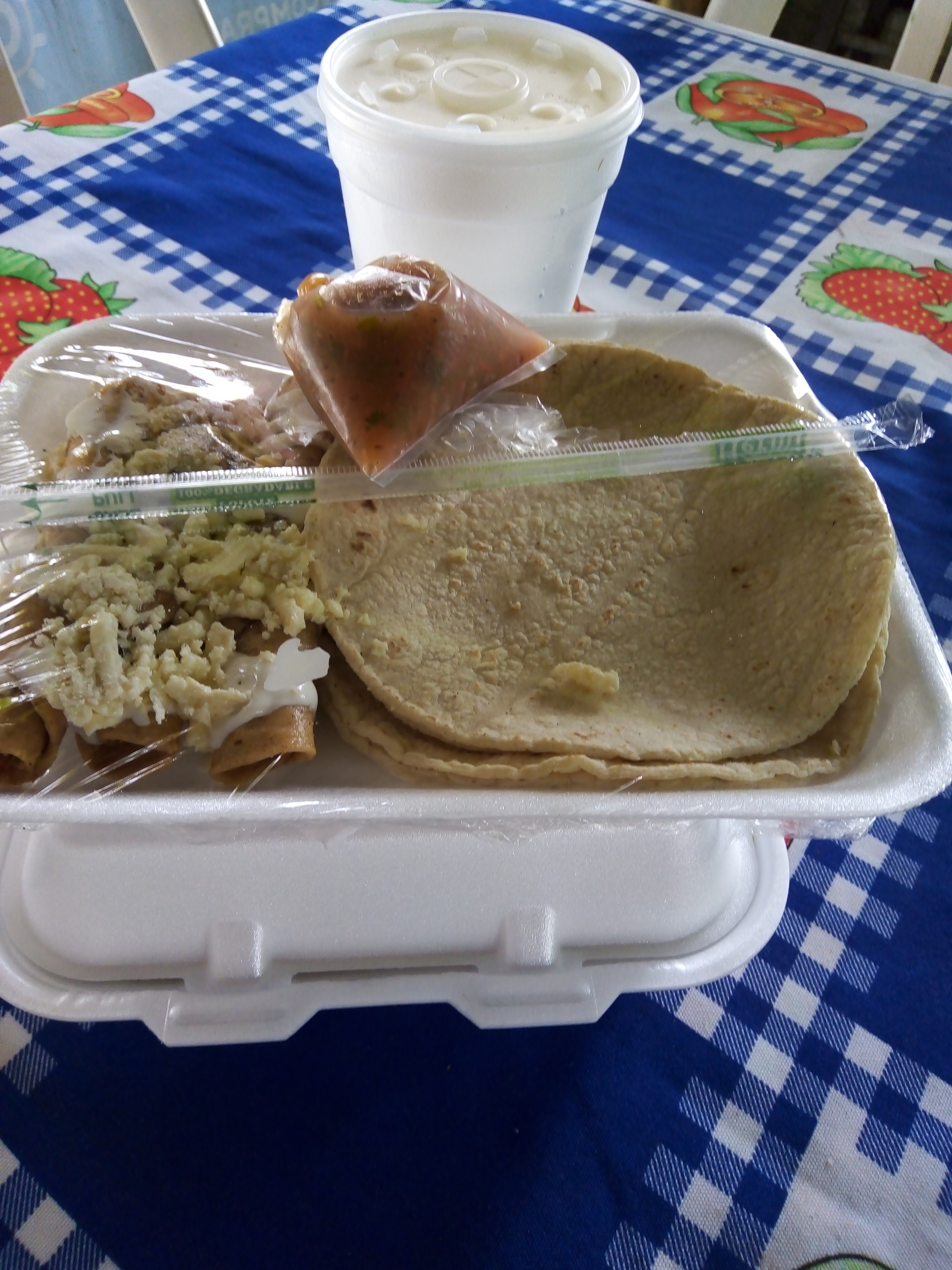 Antojitos The family .. servicio a domicilio image 10