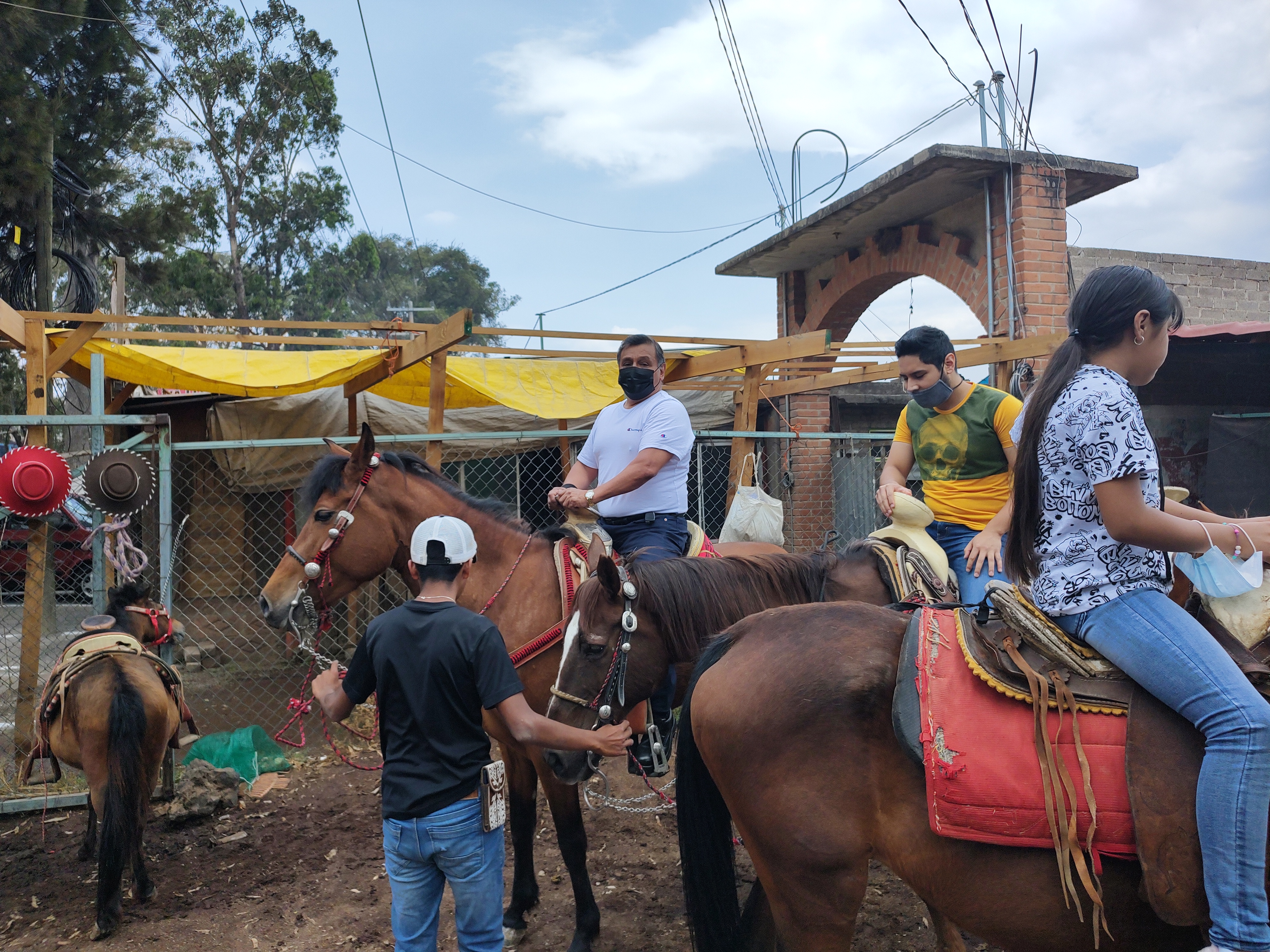 El Conejo Loco image 6