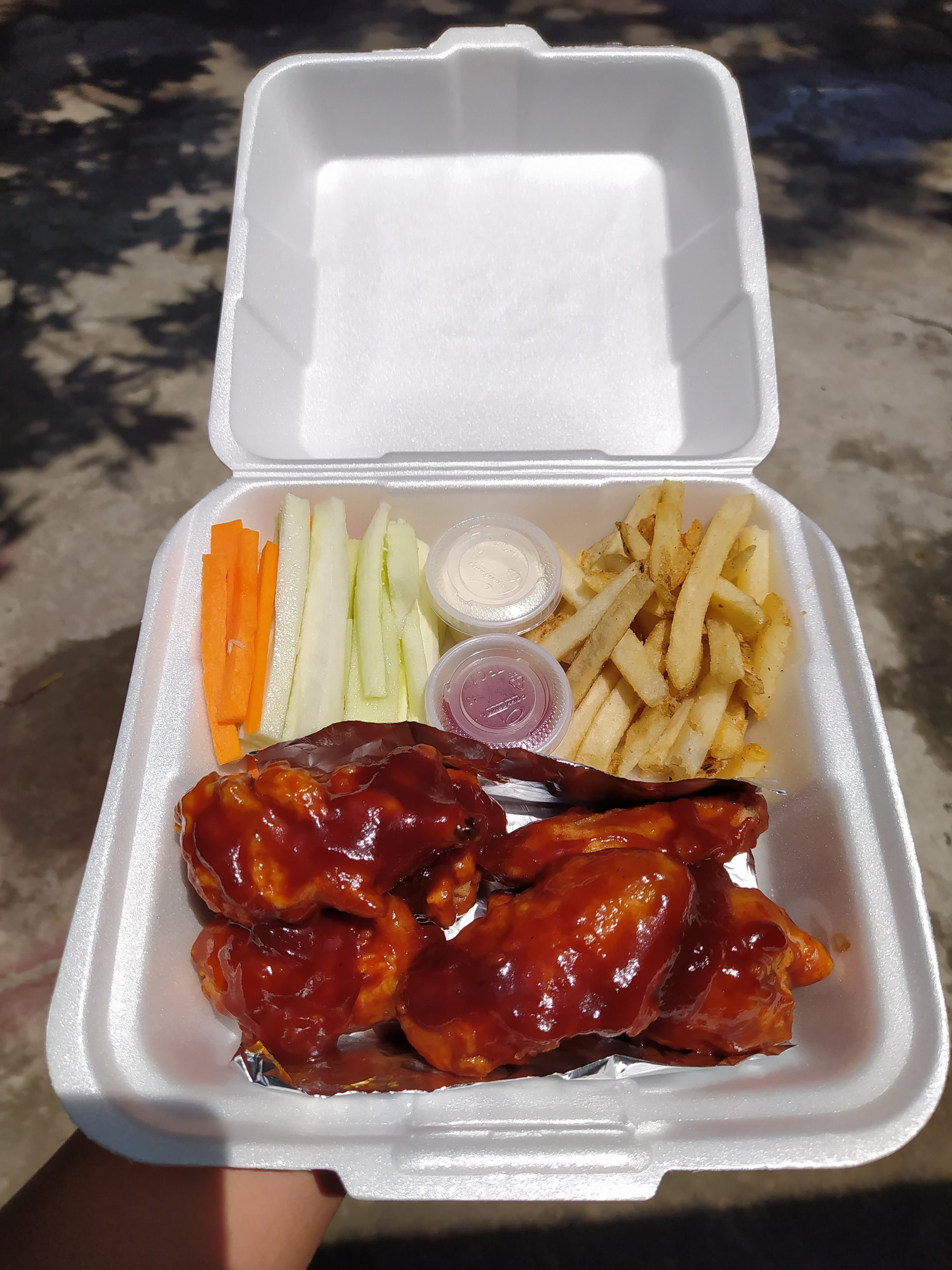 kendy's wings image 1