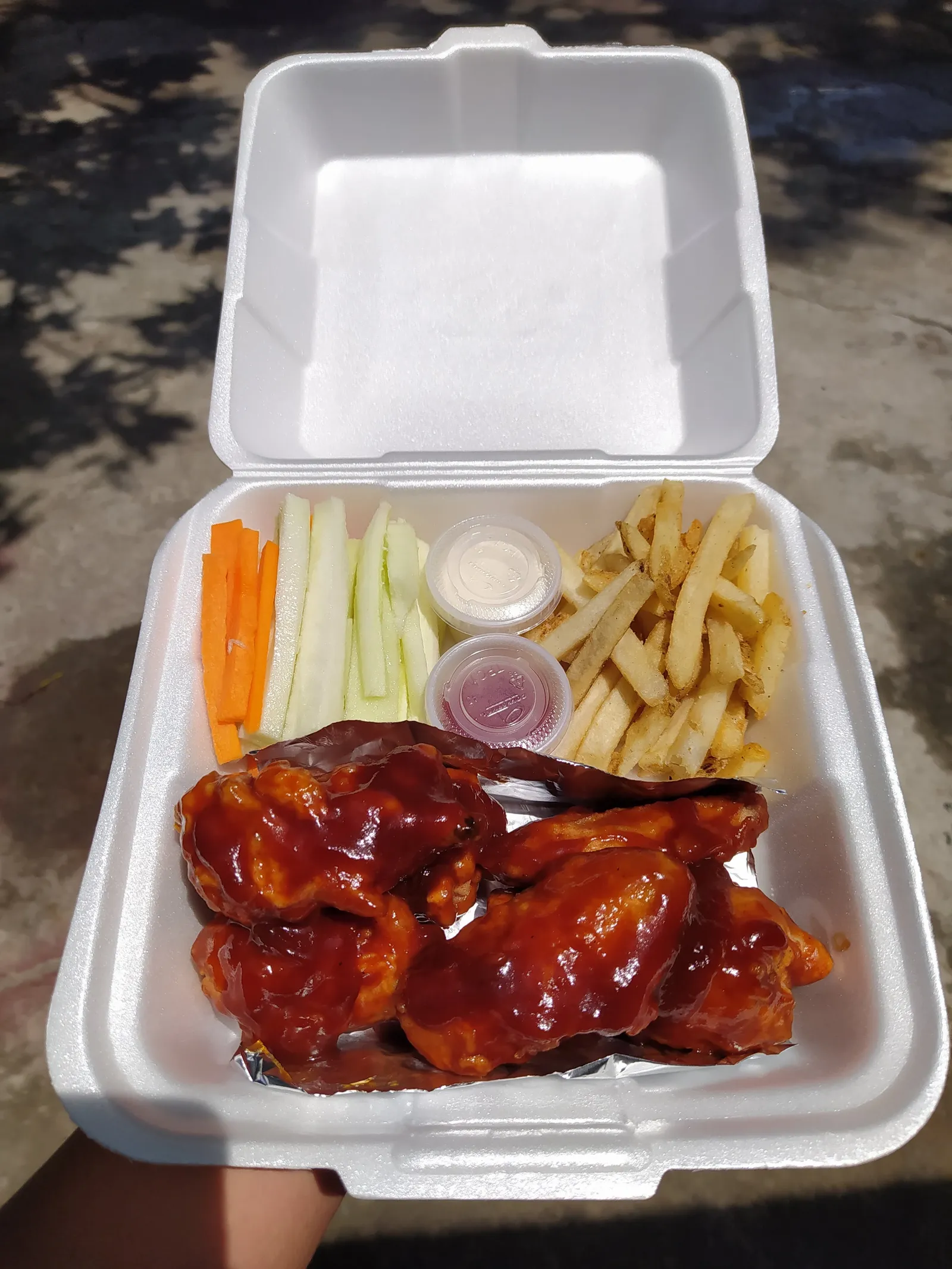 kendy's wings image 1