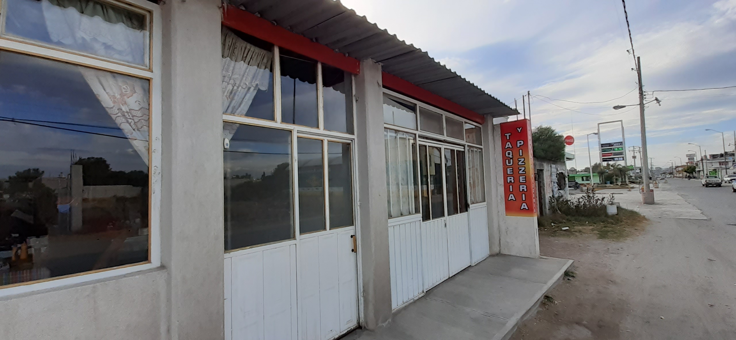 Taqueria y Pizzeria Flores image 1