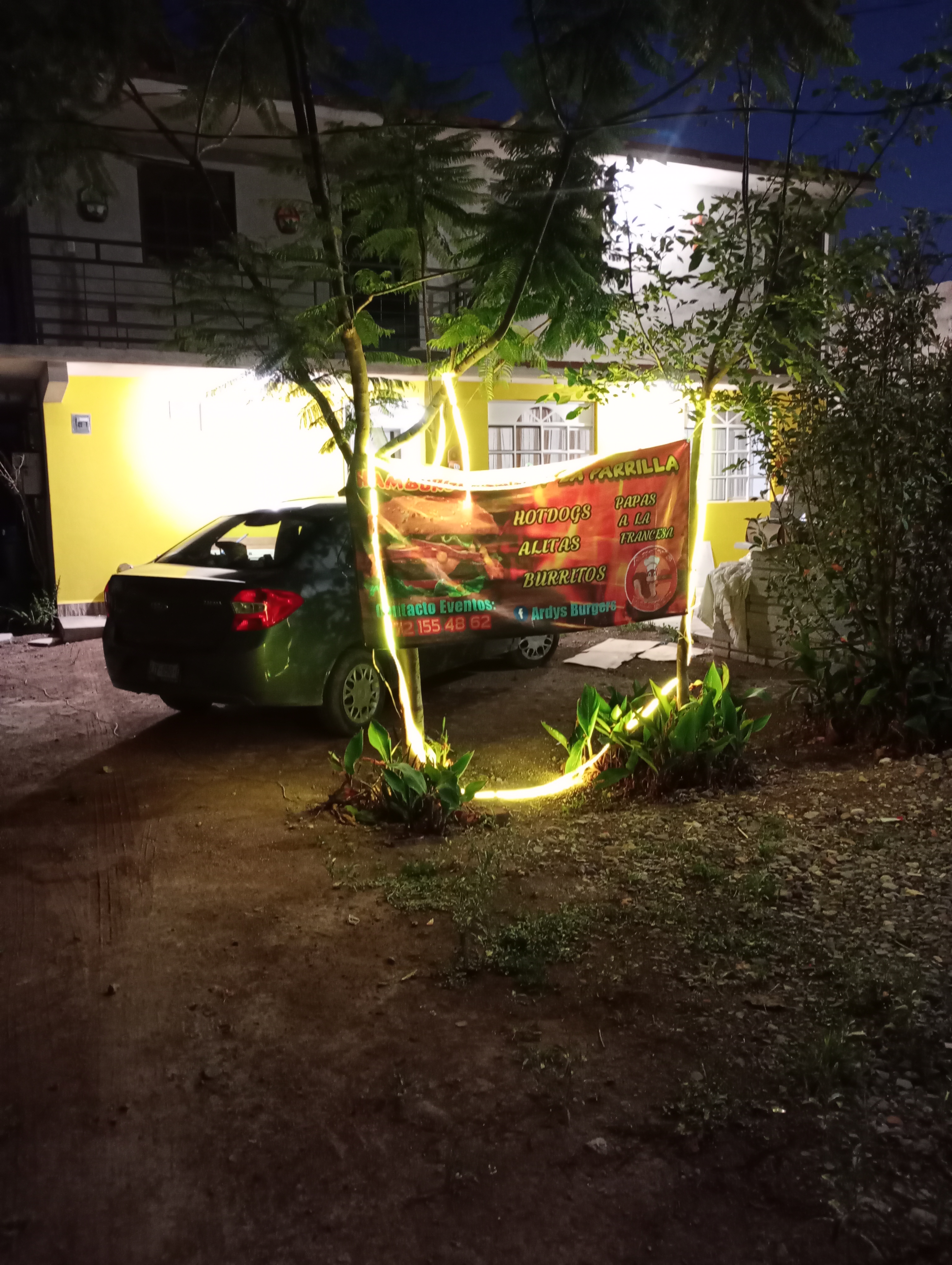 Ardys Burgers image 4