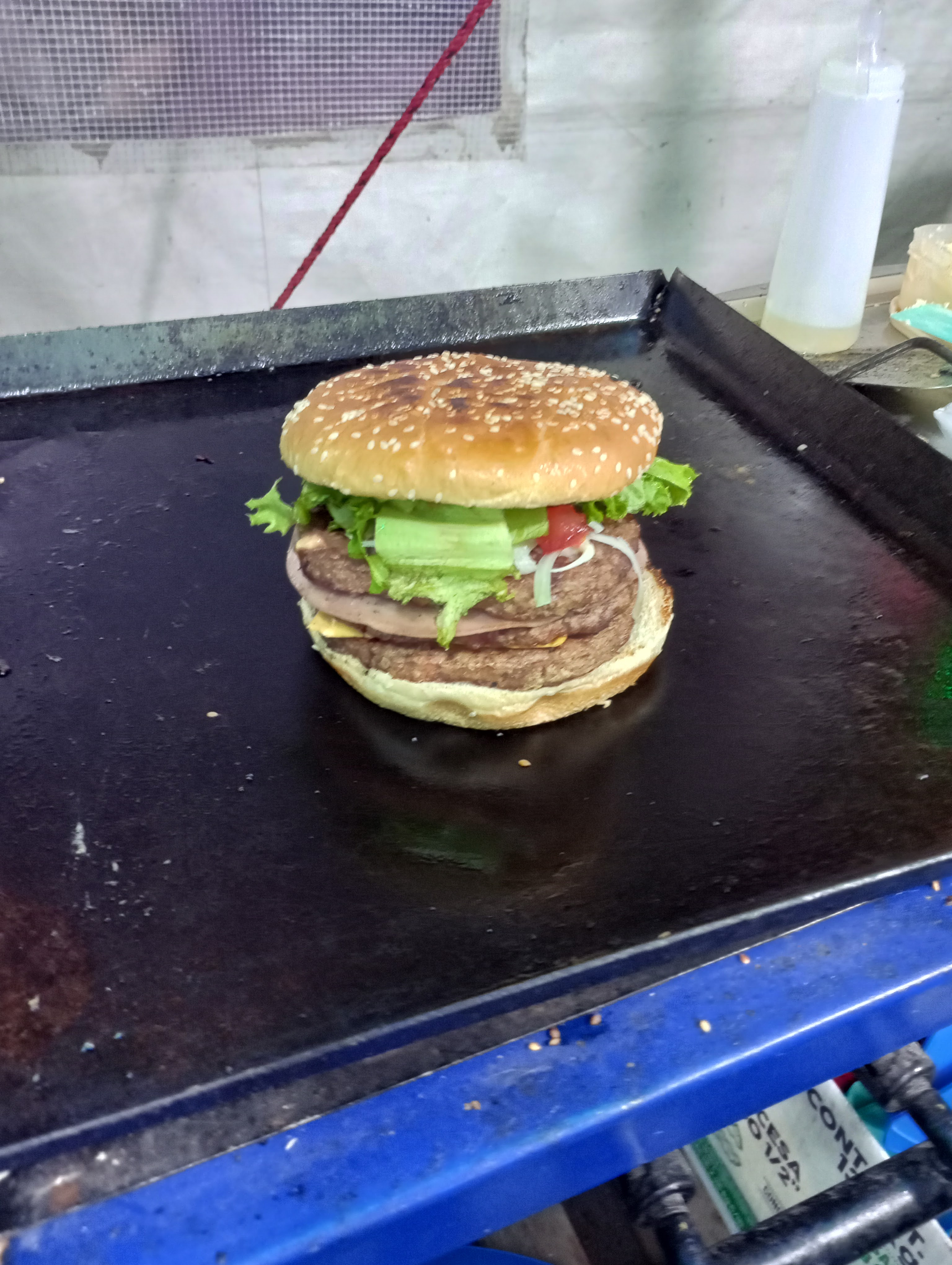 Ardys Burgers image 9