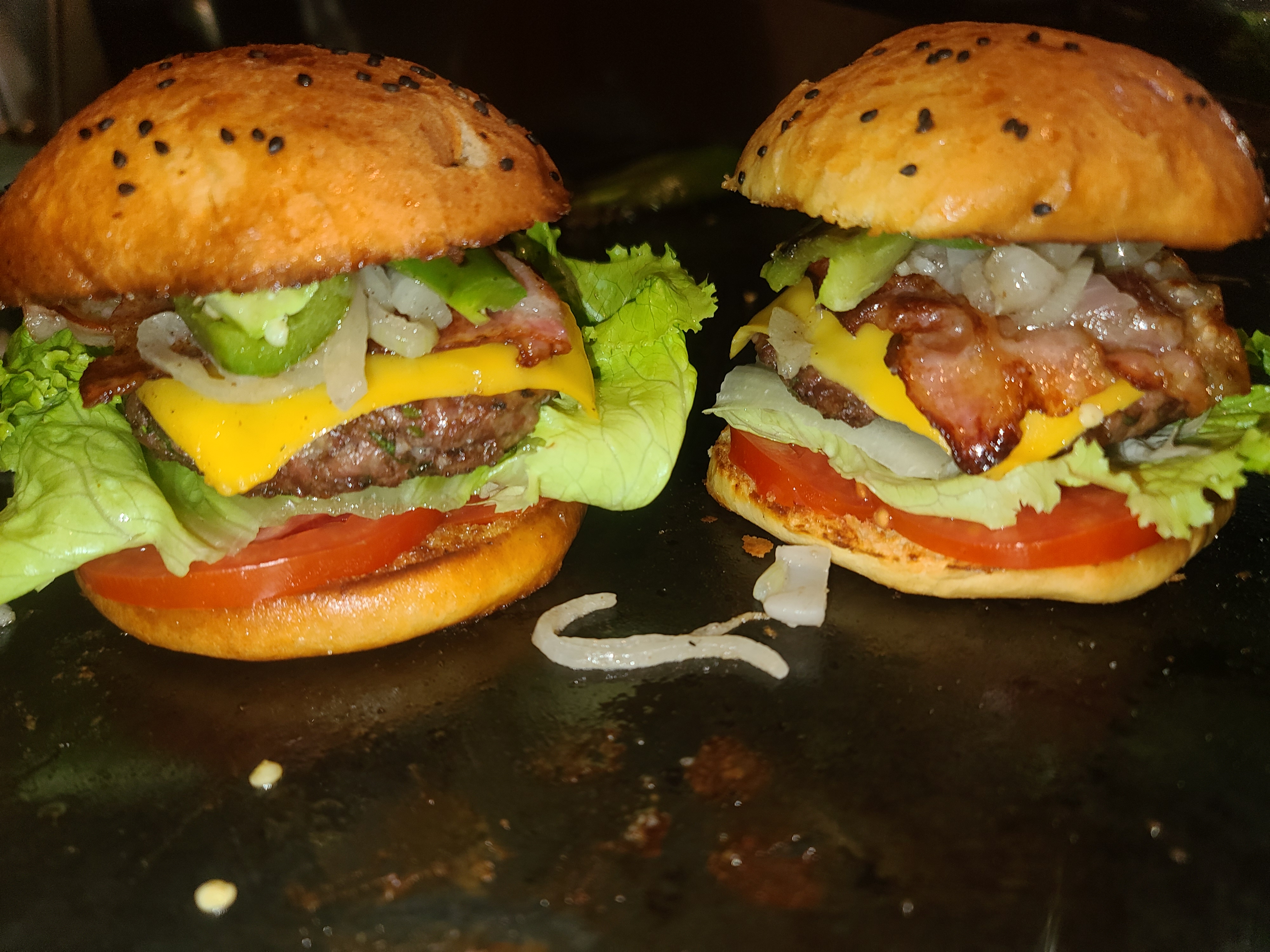 HAMBURGESAS Y ALITAS image 3