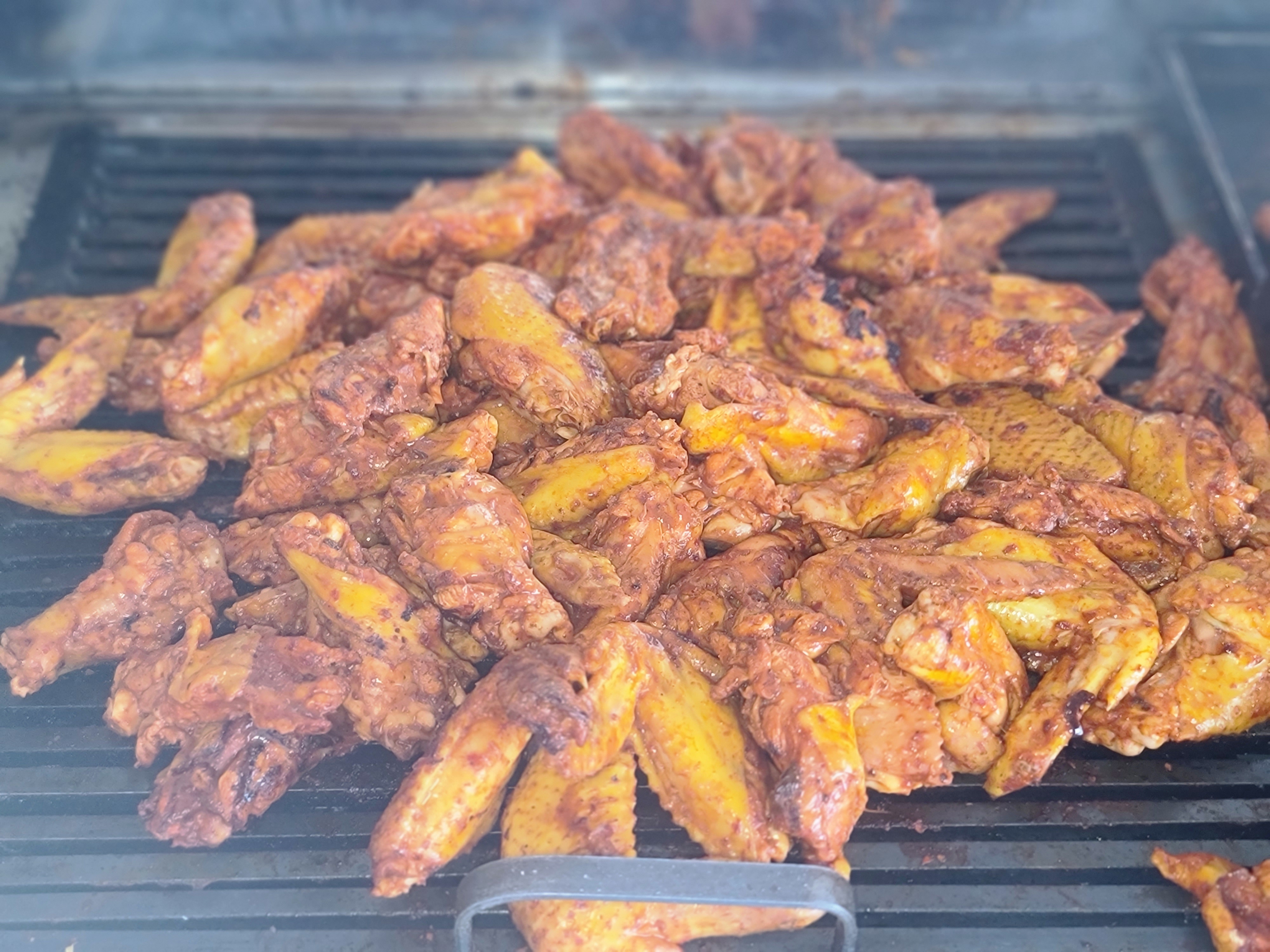 HAMBURGESAS Y ALITAS image 5