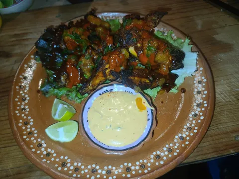 HAMBURGESAS Y ALITAS image 7