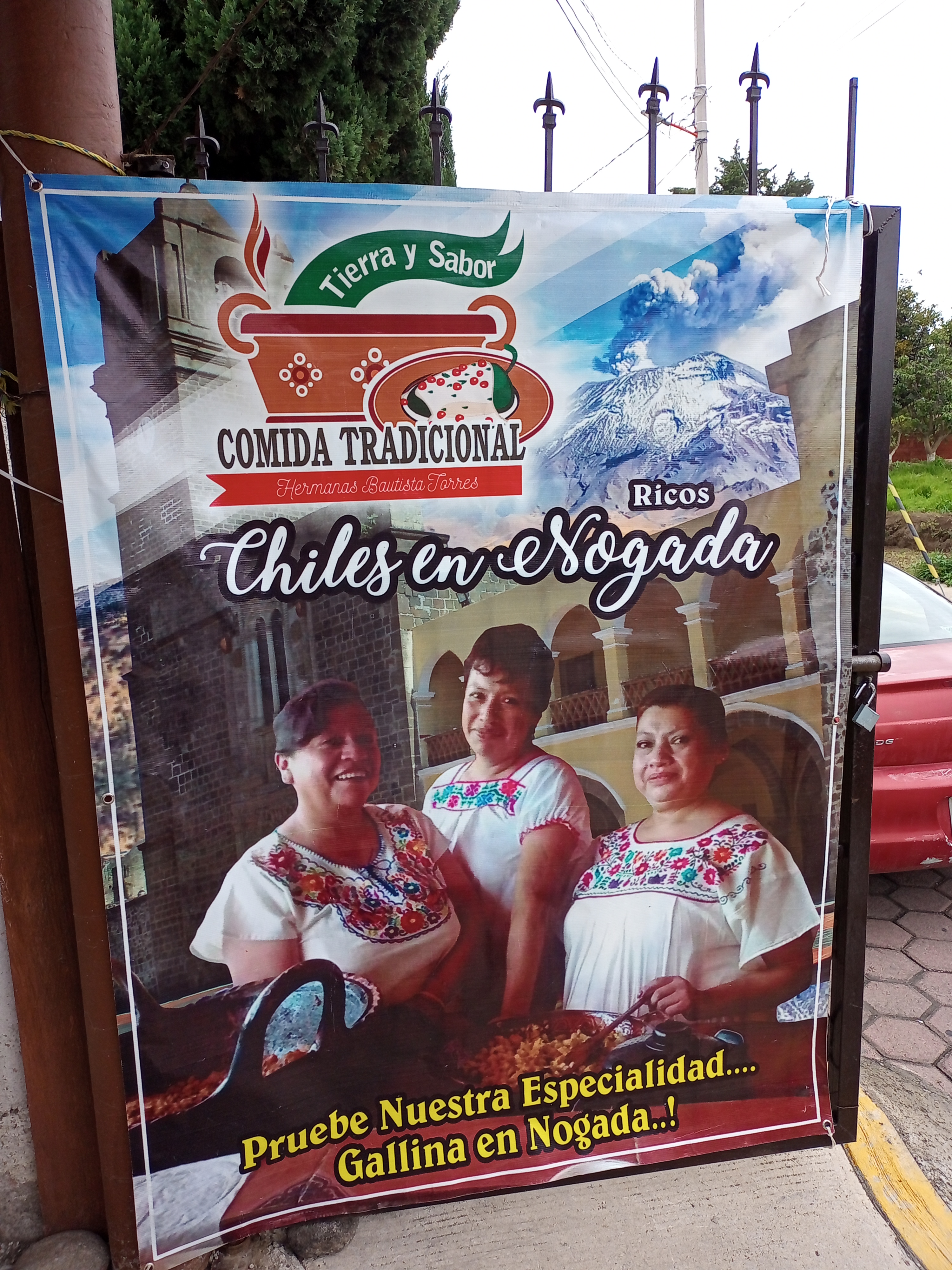 Chiles en Nogada Tierra y Sabor. image 7