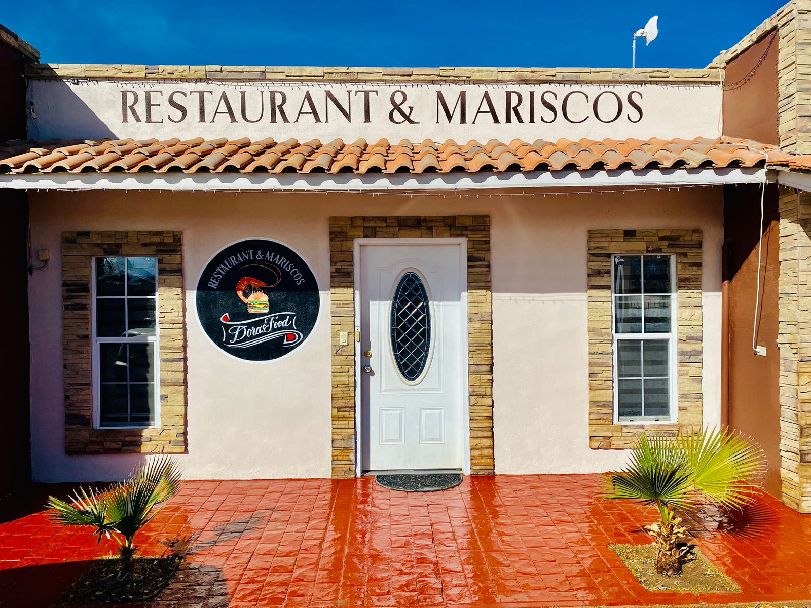 Restaurant y Mariscos "Dora's Food." image 1