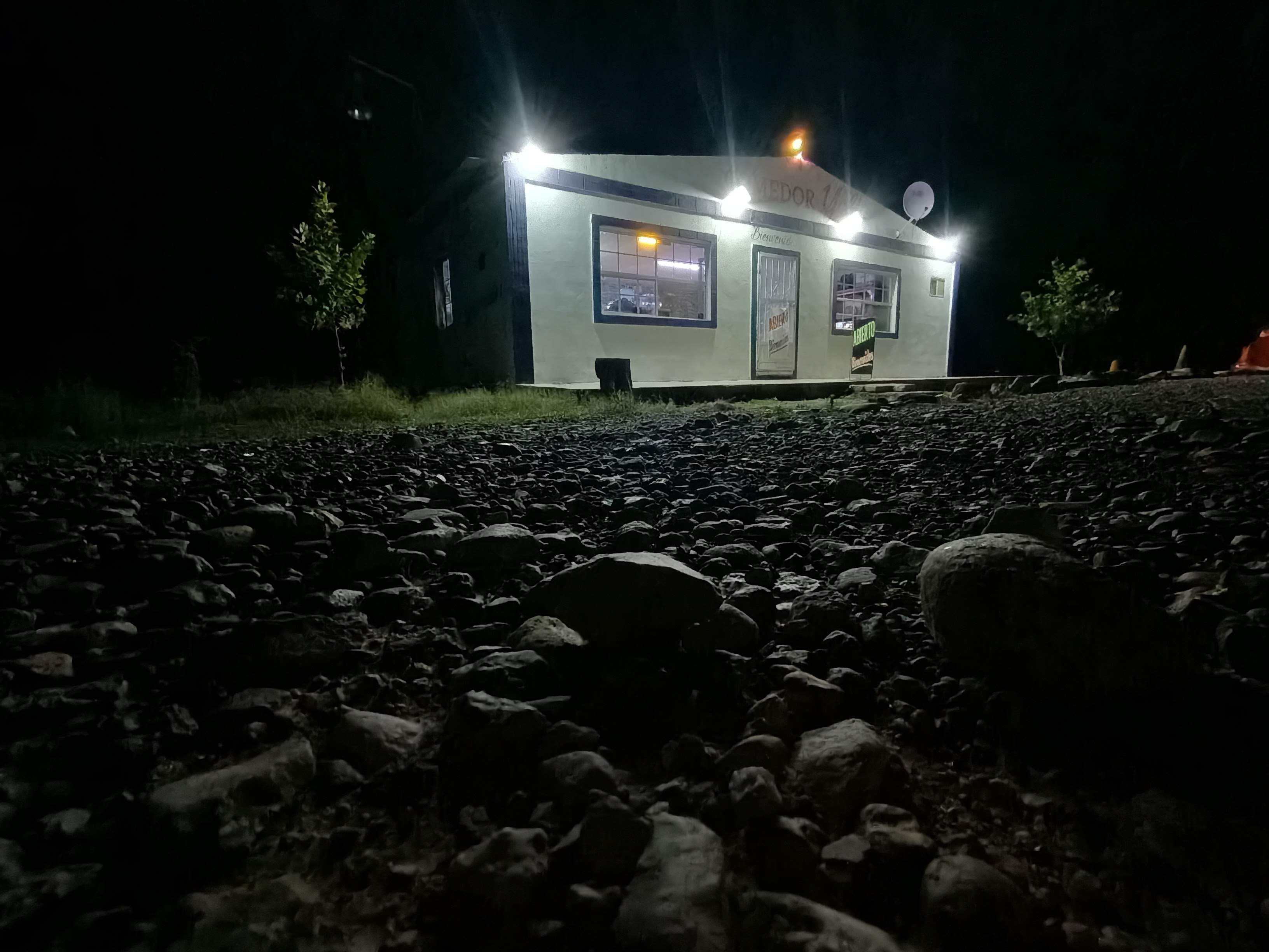 Comedor YOLY image 8