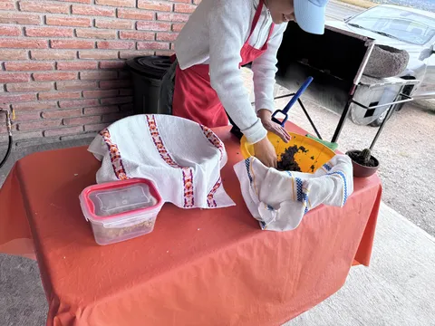 Gorditas de Maíz Quebrado "LOS PRIETOS" image 5