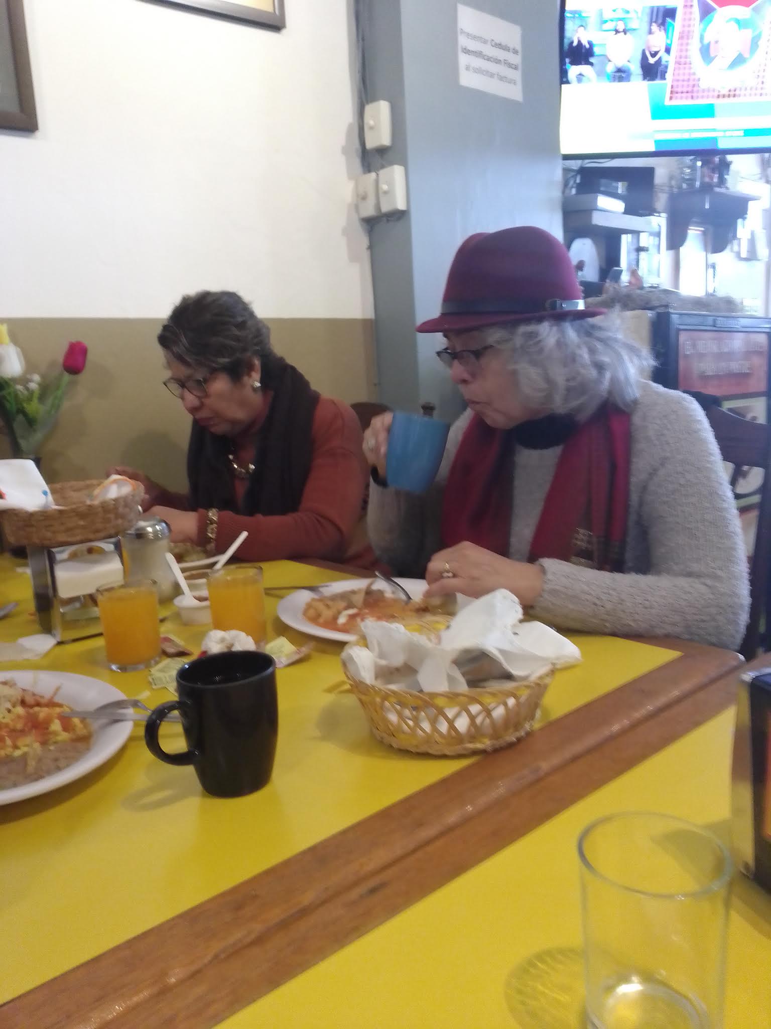 Los Farolitos Centro image 9