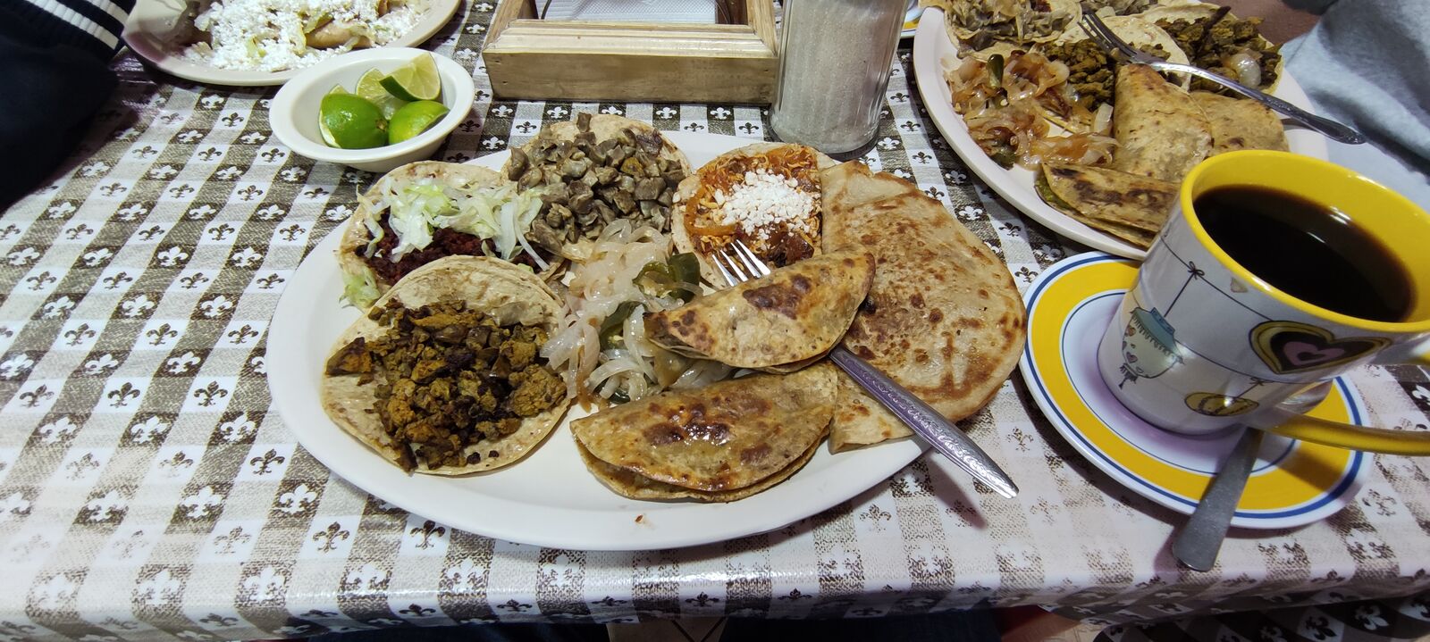 Los Sarapes image 2