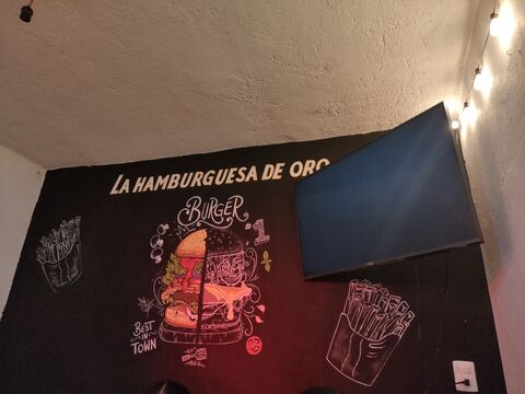 la hamburguesa de oro image 1