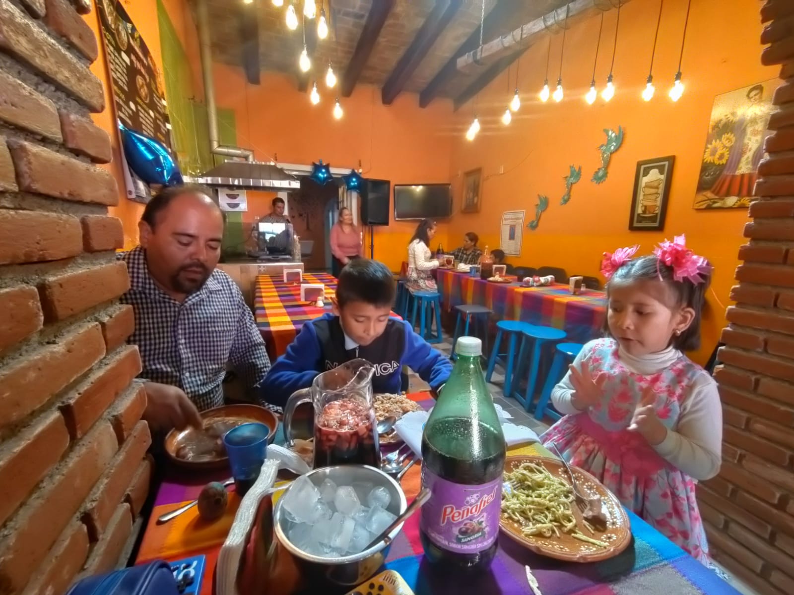 Moloteria y Antojitos Kairos image 3