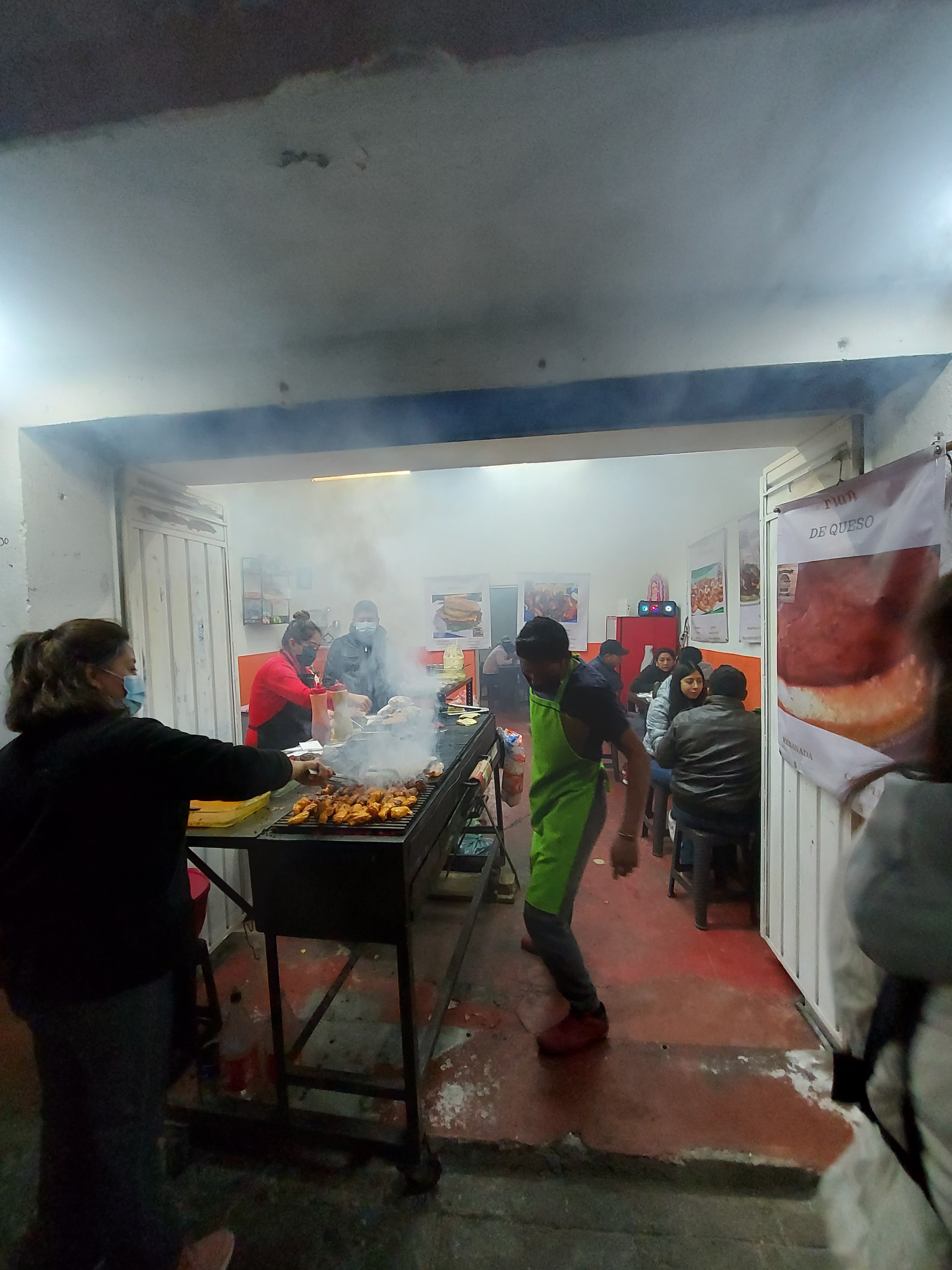 Hamburguesas al carbón “Las banquitas” image 5