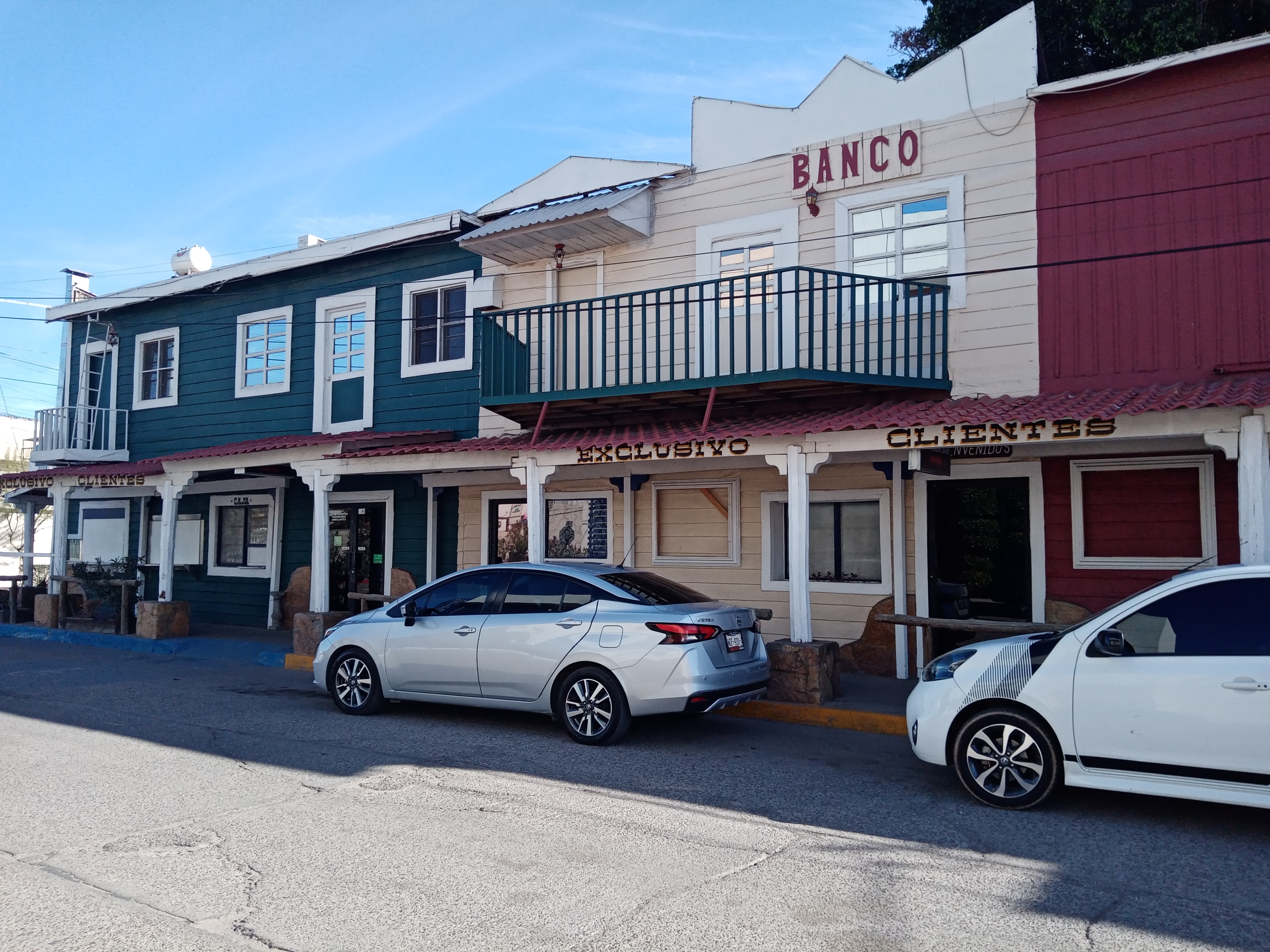 Los Magos Restaurant Bar image 1