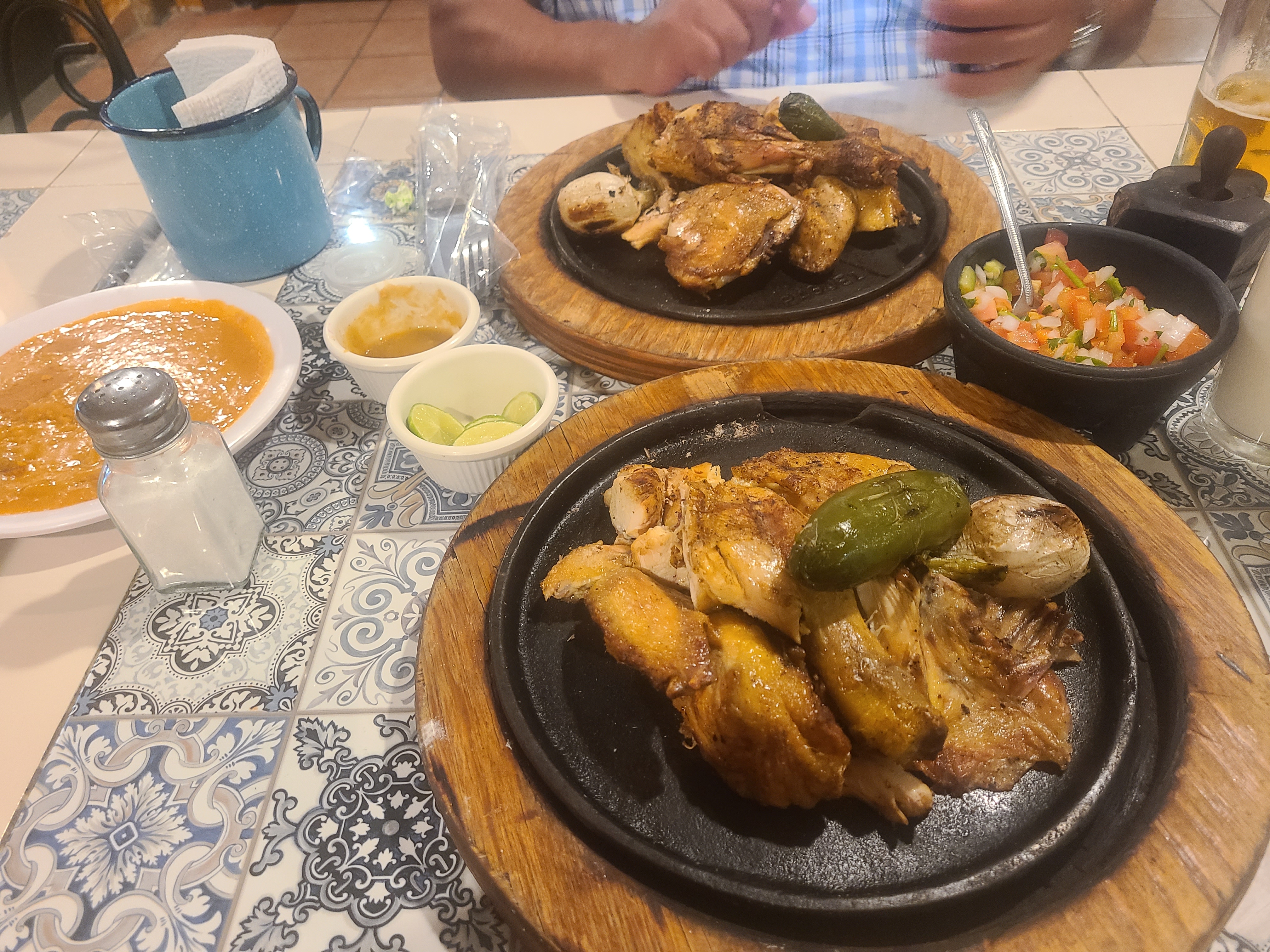 Los Magos Restaurant Bar image 3