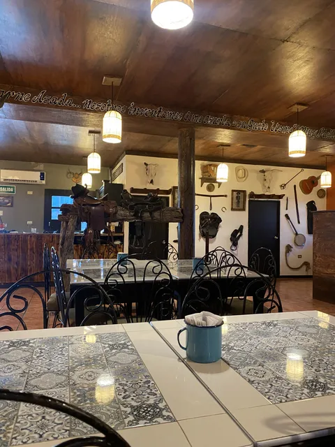 Los Magos Restaurant Bar image 5
