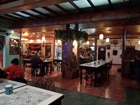 Los Magos Restaurant Bar image 8