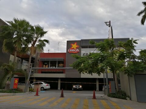 Carl's Jr. image 4