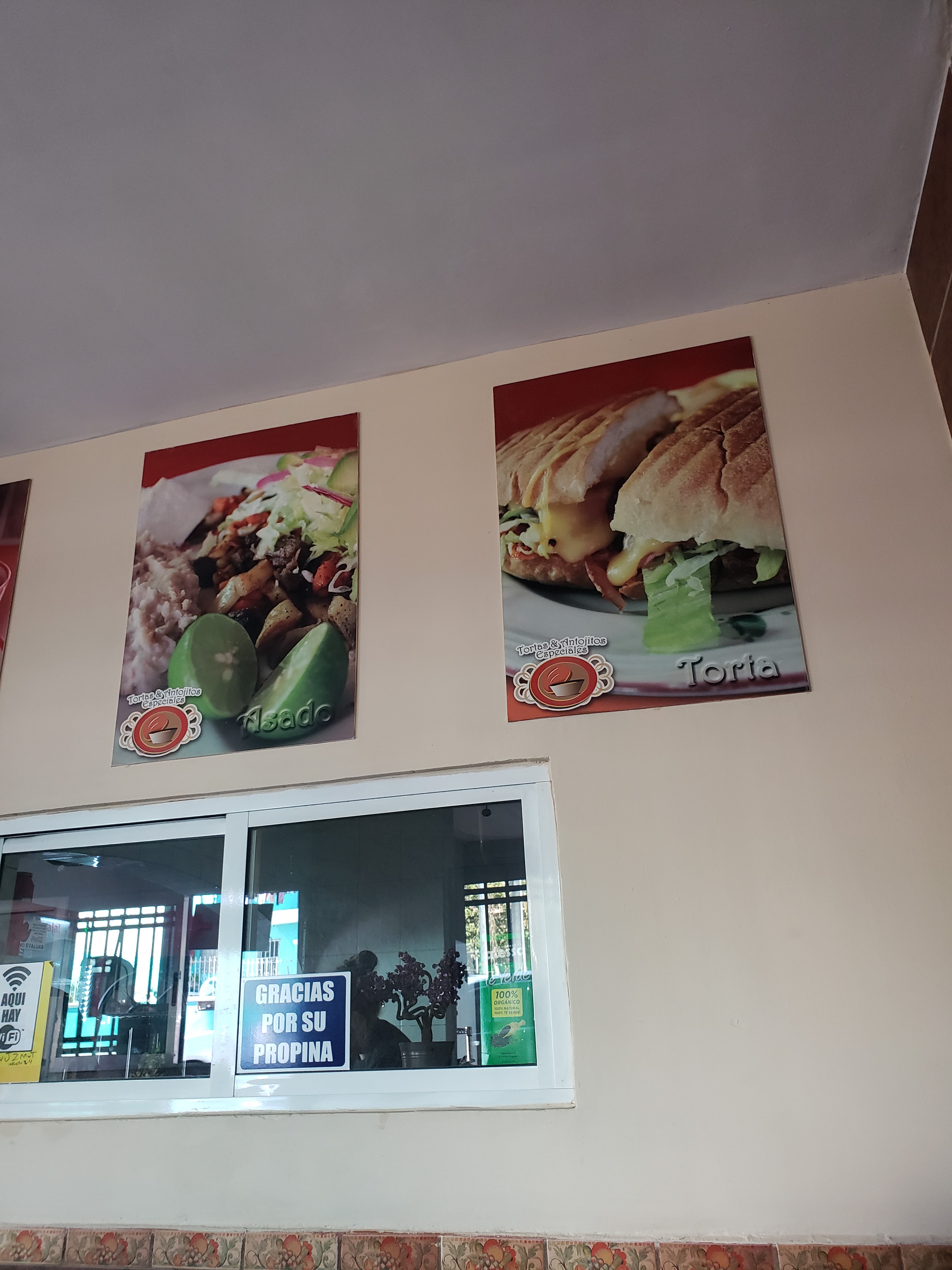 Tortas y Antojitos Especiales image 4