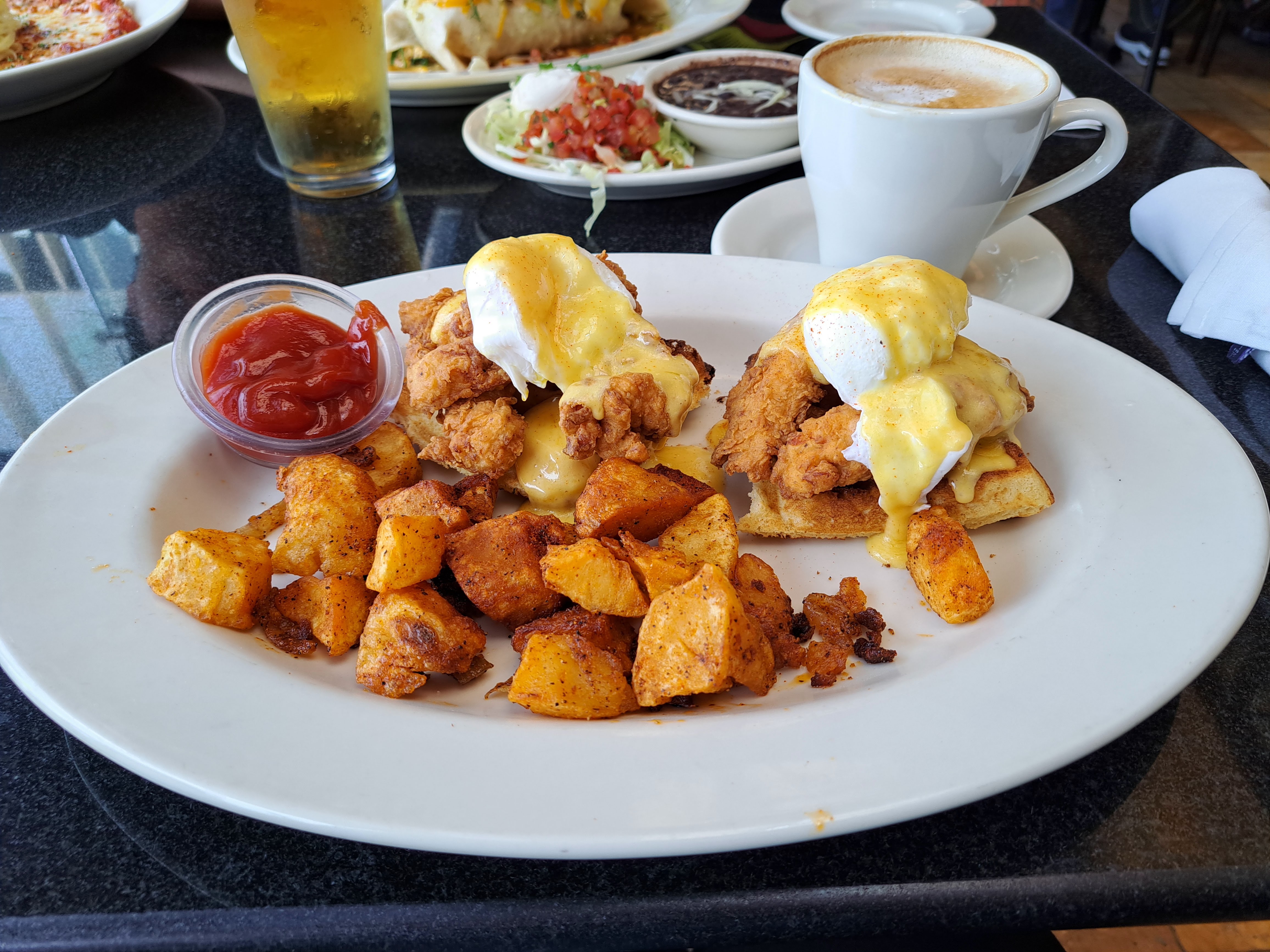 The Cheesecake Factory Plaza Satélite image 10