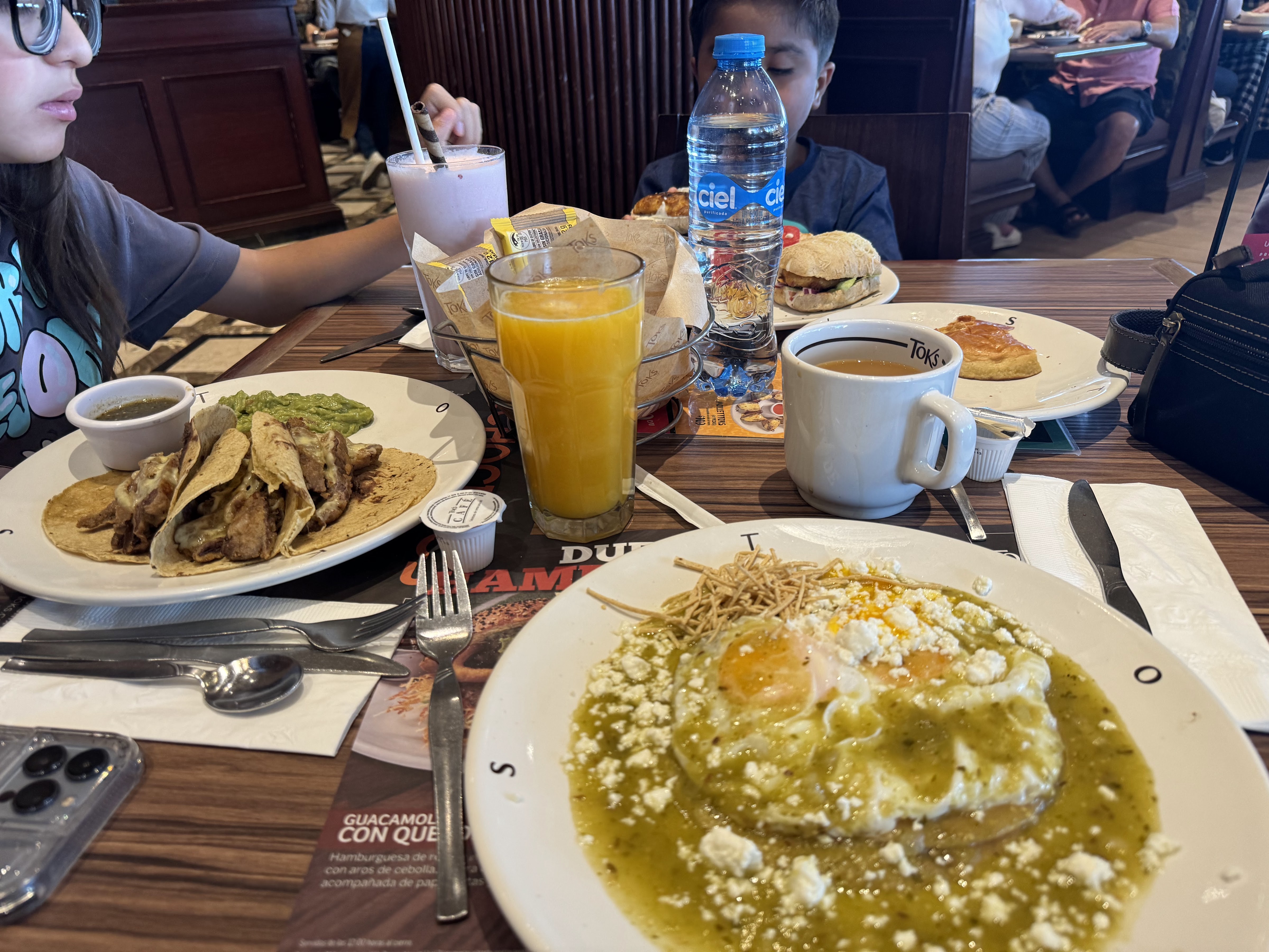 Toks Lomas Verdes image 2