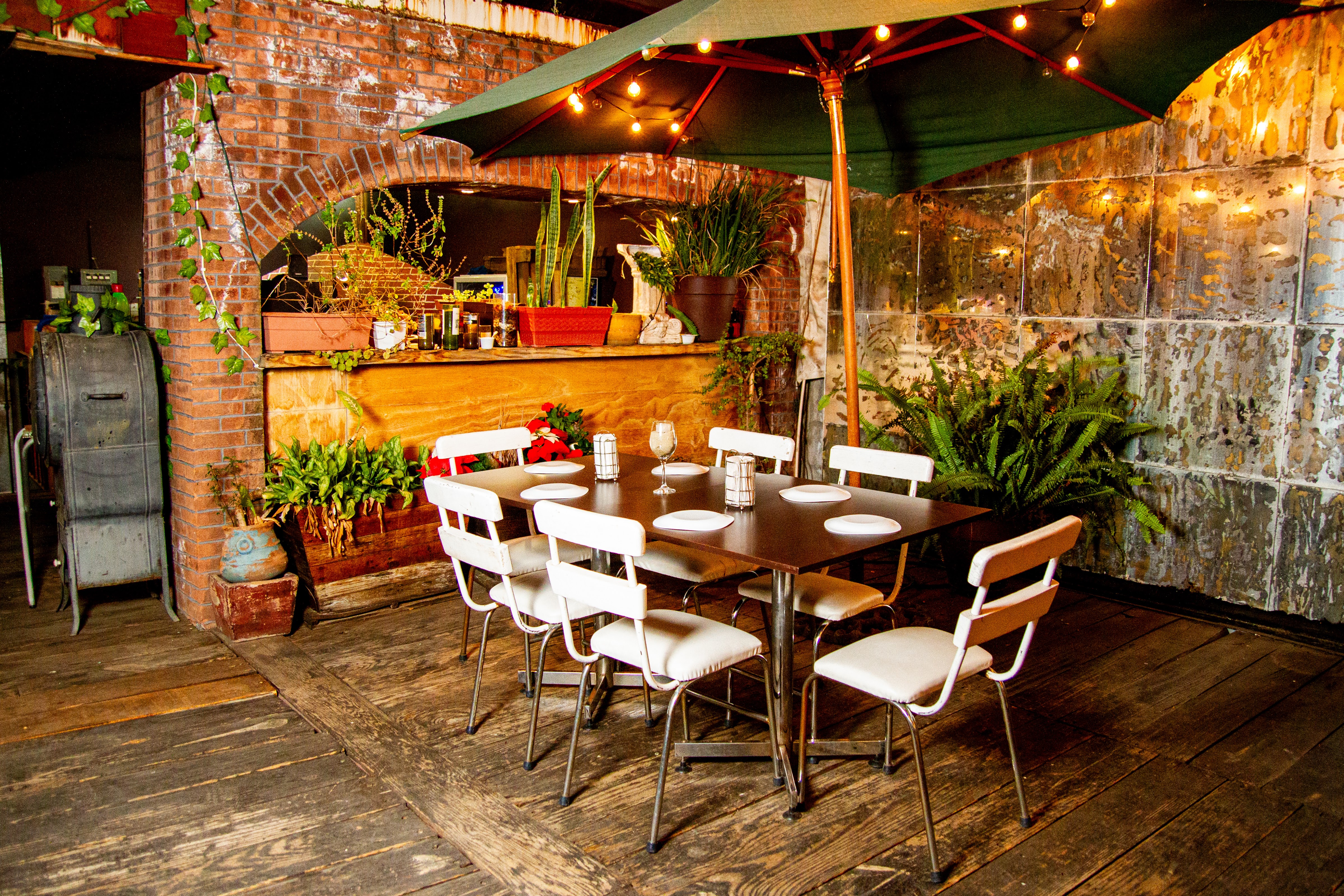 La Fontana, Piano Bar & Mezcalería image 1